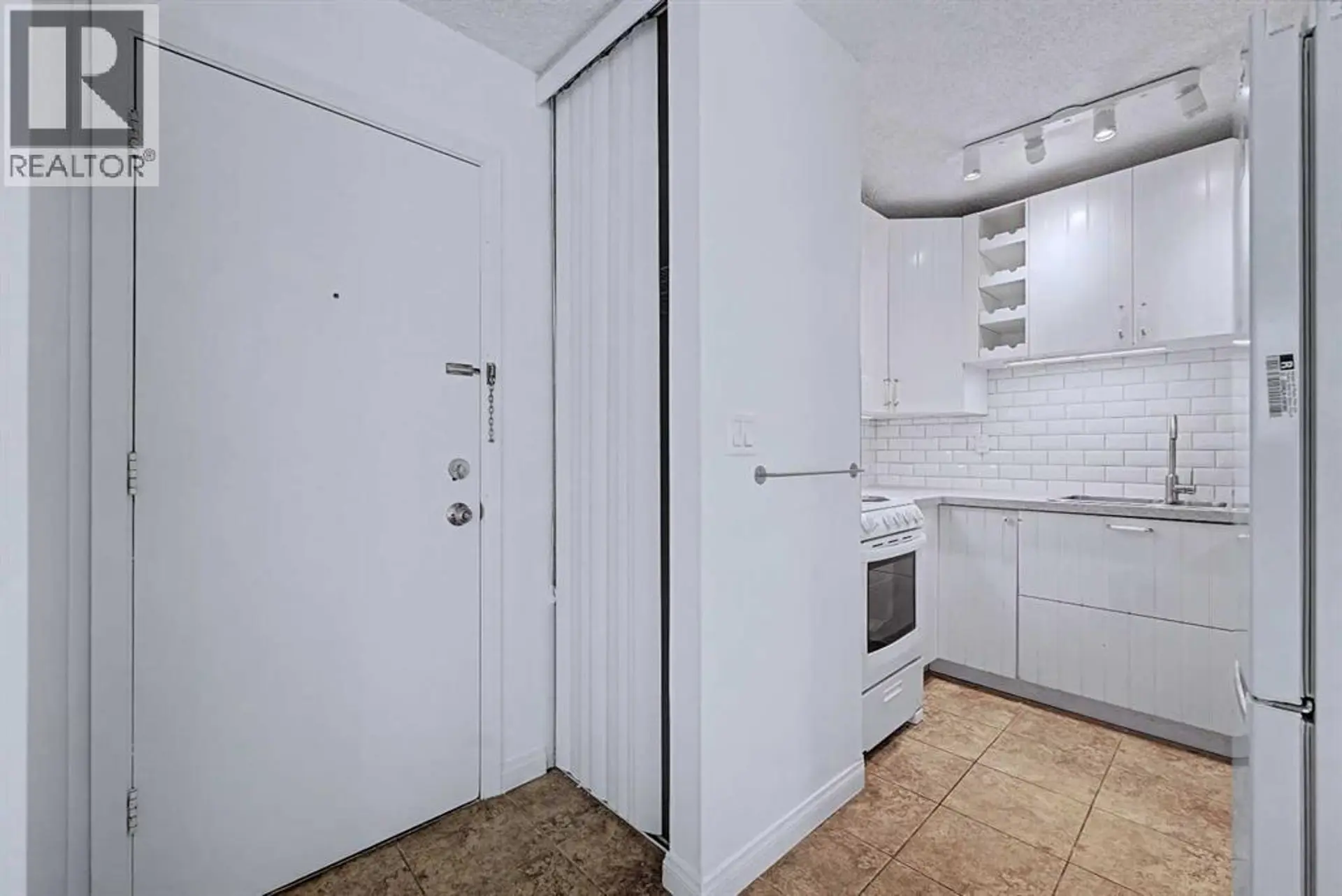 #402C 5601 Dalton Drive NW - Image 3