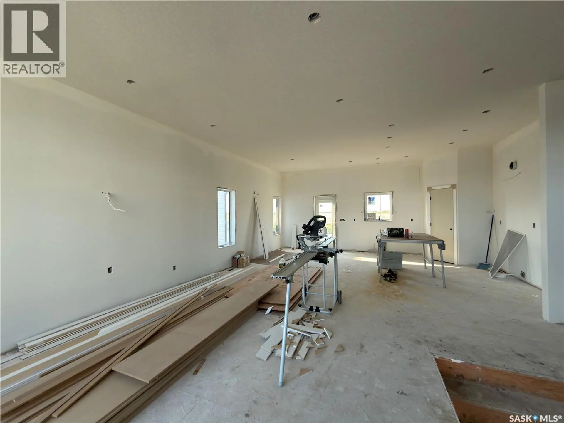 812 Ballesteros CRESCENT - Image 3