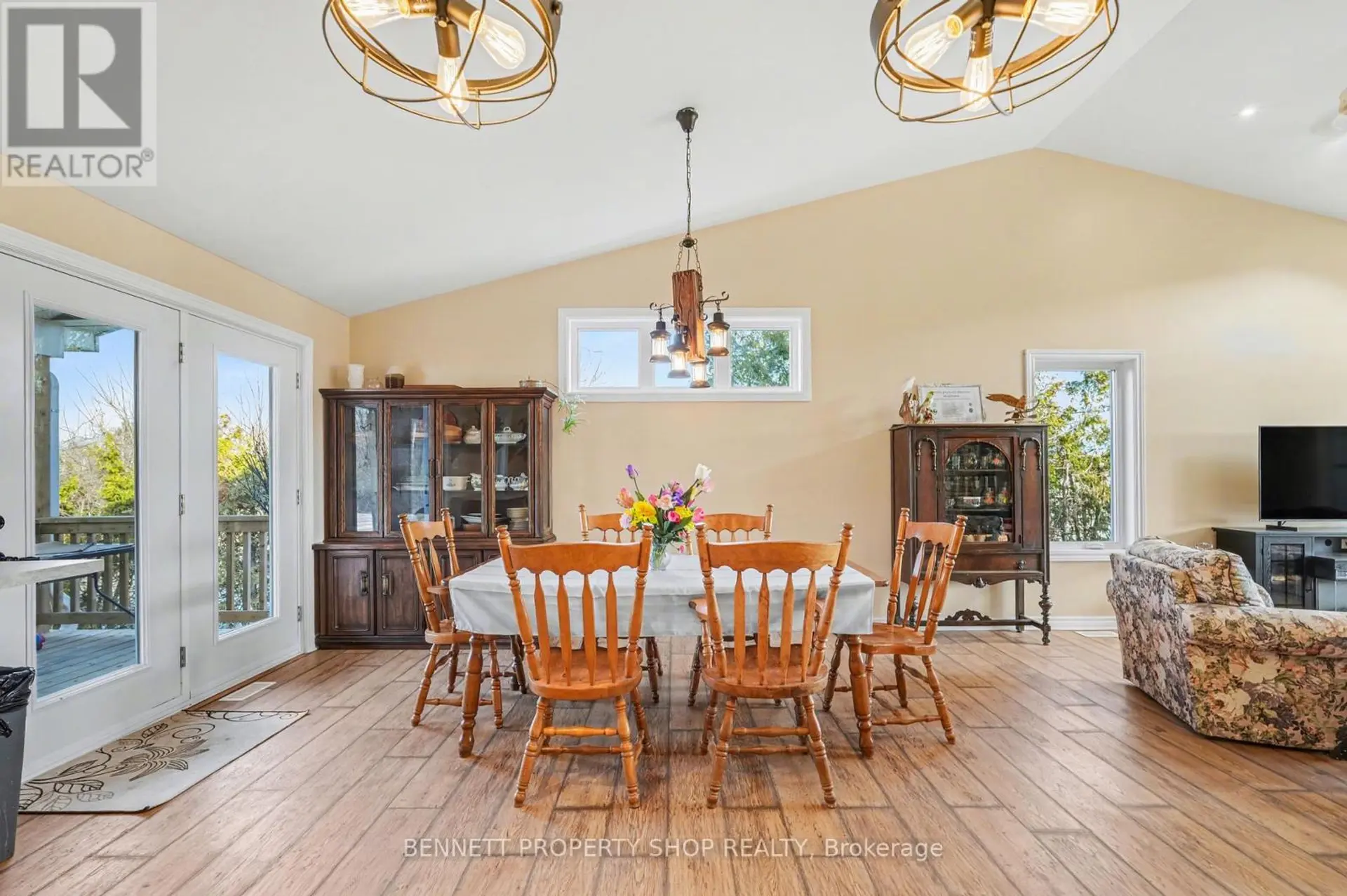 7261 THIRD LINE ROAD S - Image 8
