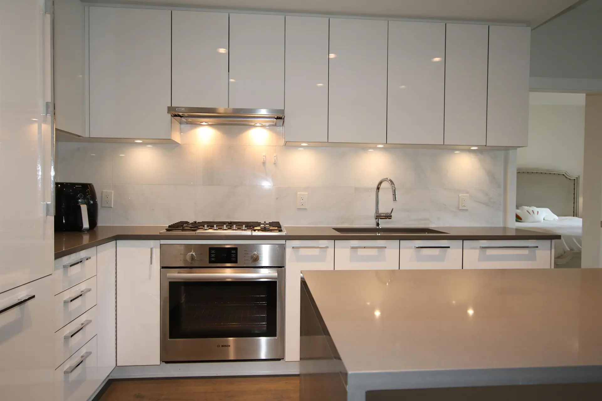 #1107 3487 Binning Road - Image 3