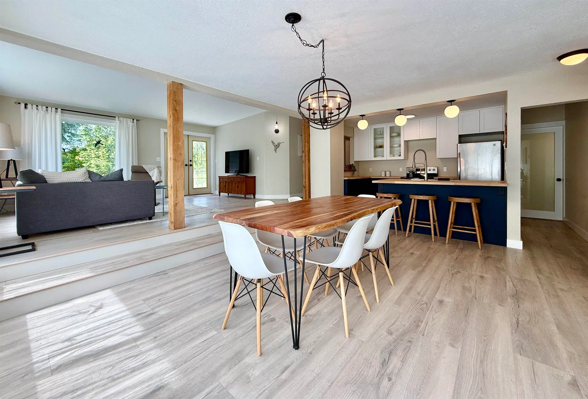 Property at 6376 Sunshine Coast Highway, Sechelt, BC