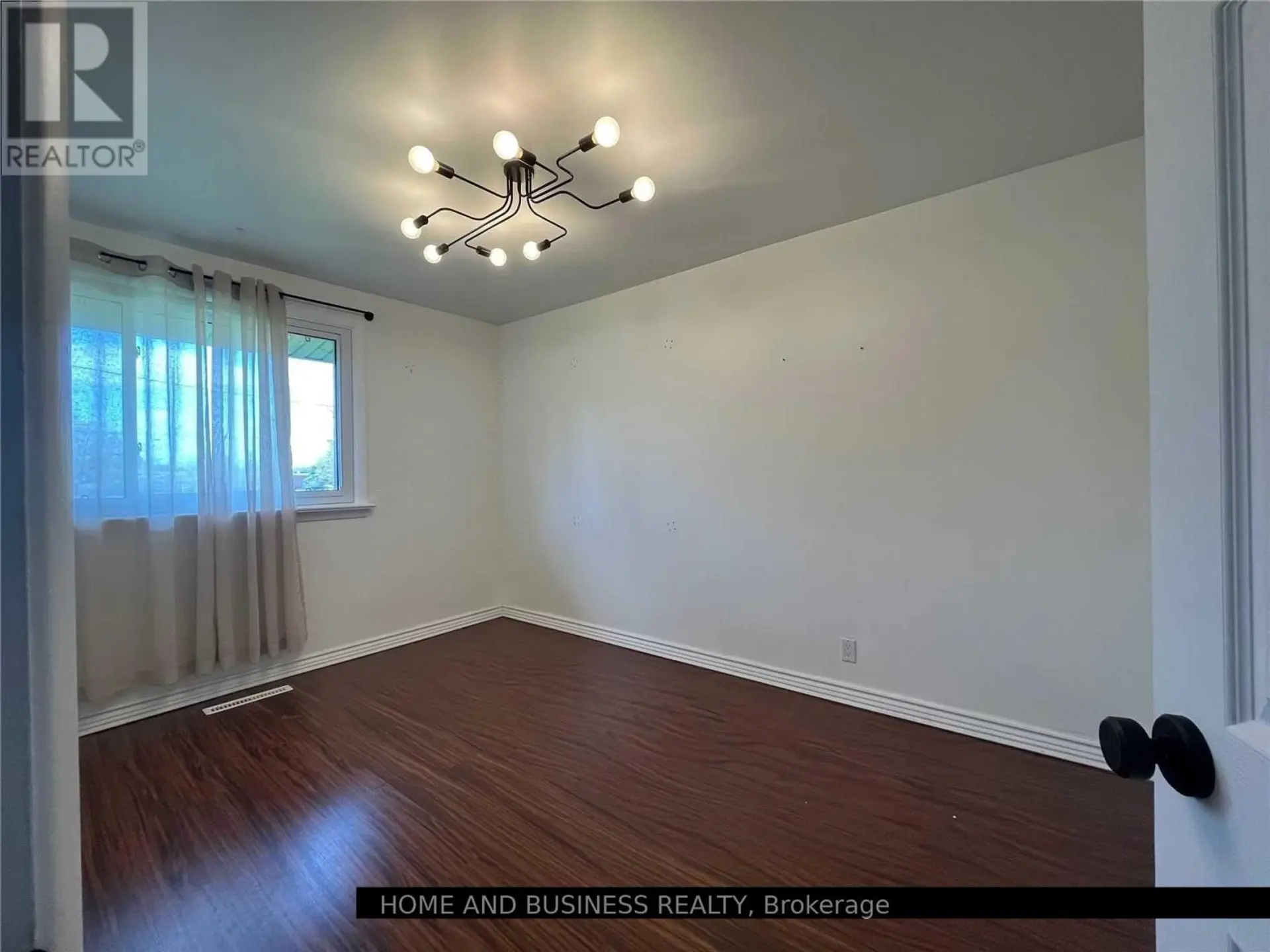 8 SORA DRIVE - Image 10