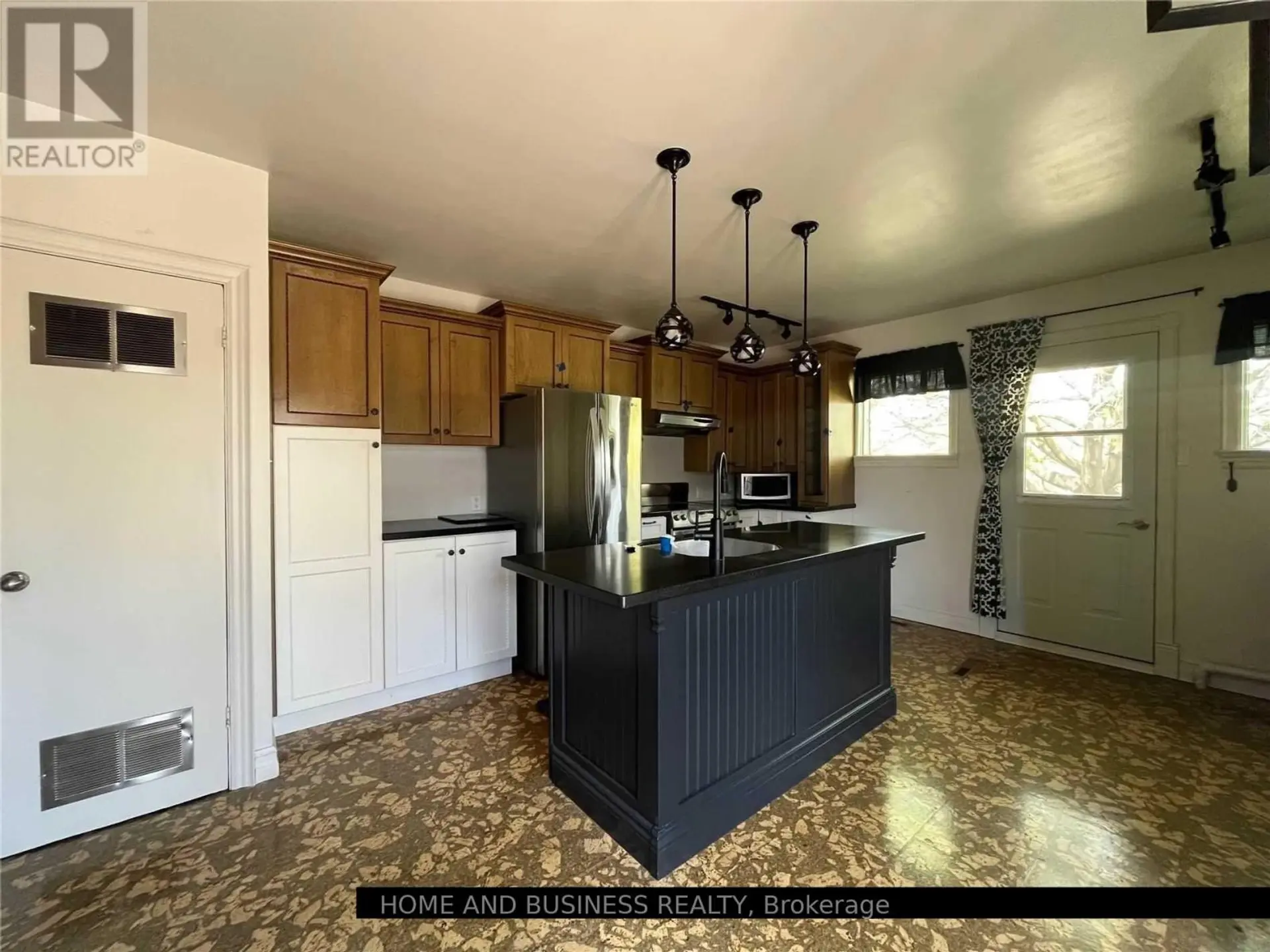 8 SORA DRIVE - Image 4