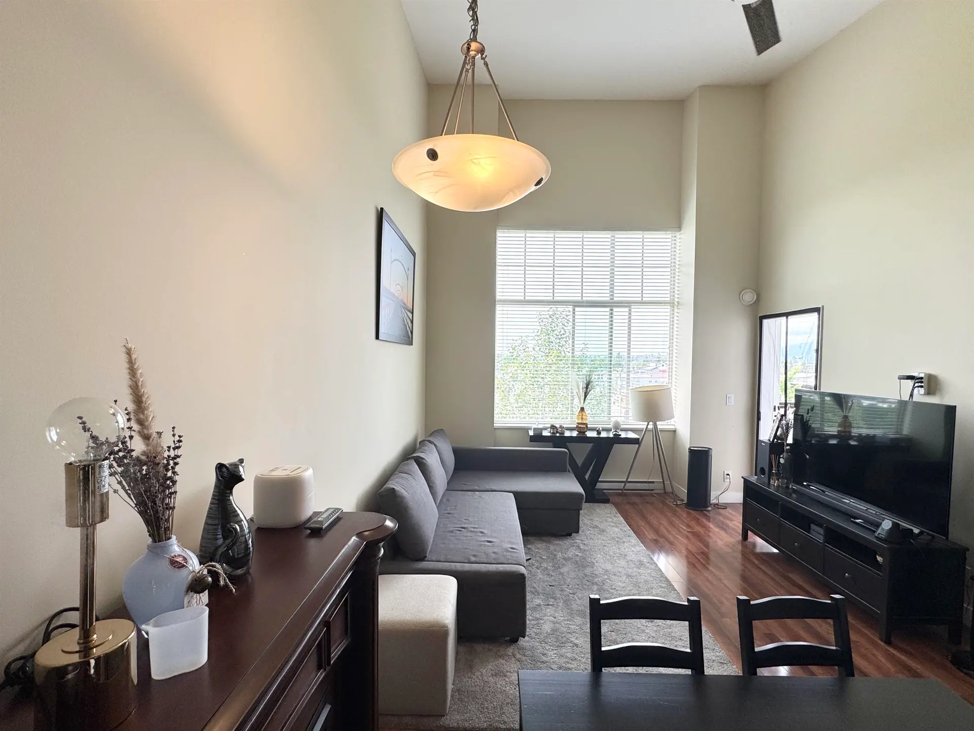 #404 11935 Burnett Street - Image 4