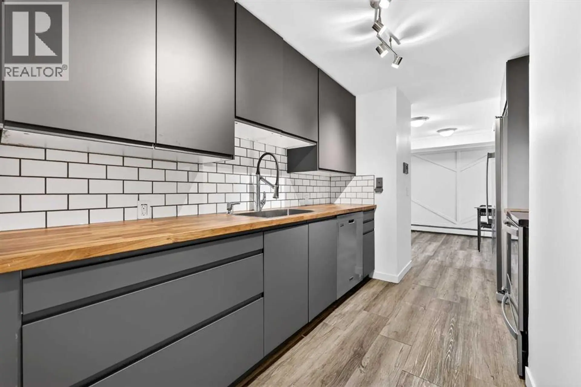 #3 3911 1 Street NE - Image 4