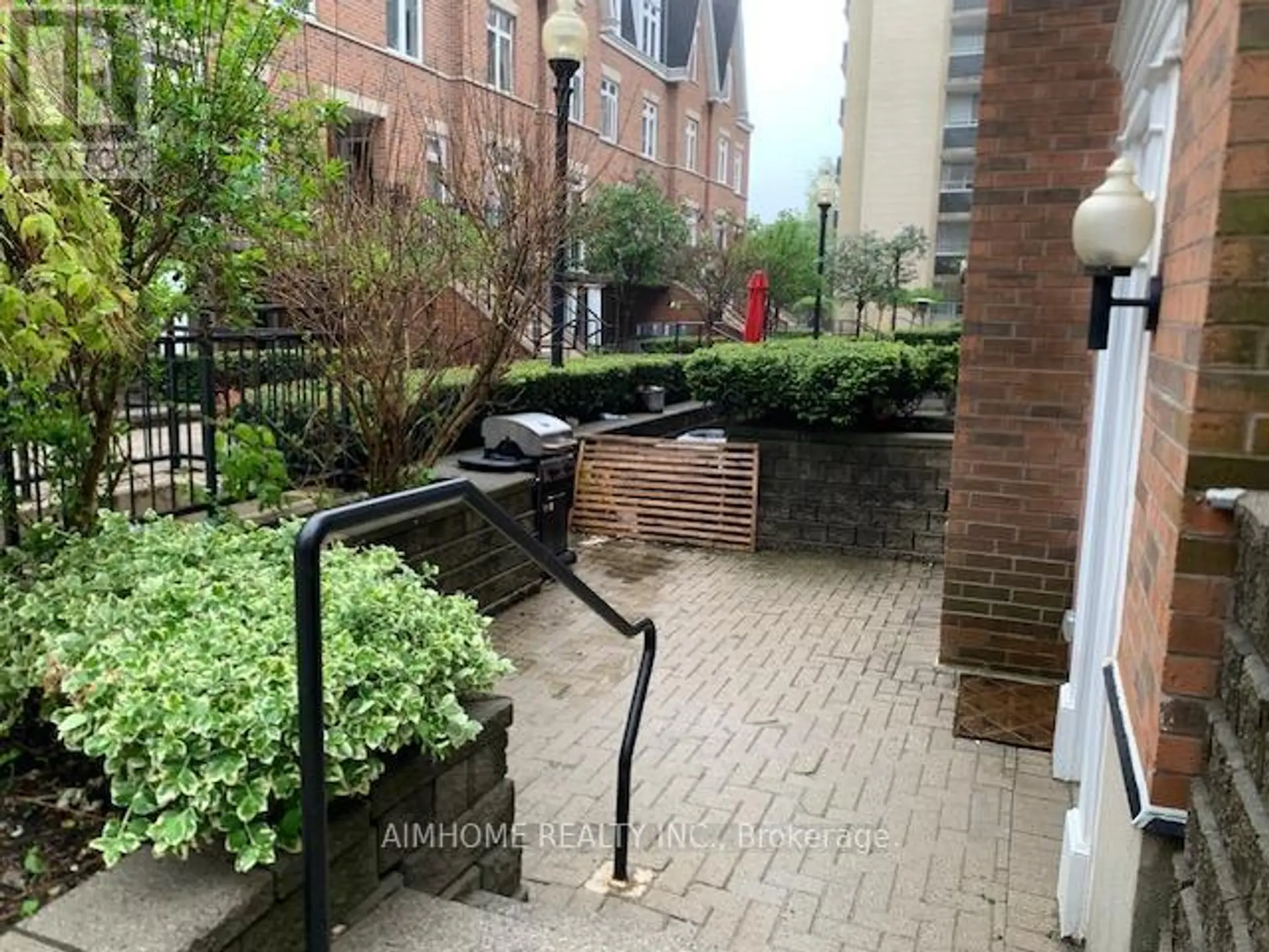#1 100 REDPATH AVENUE - Image 3