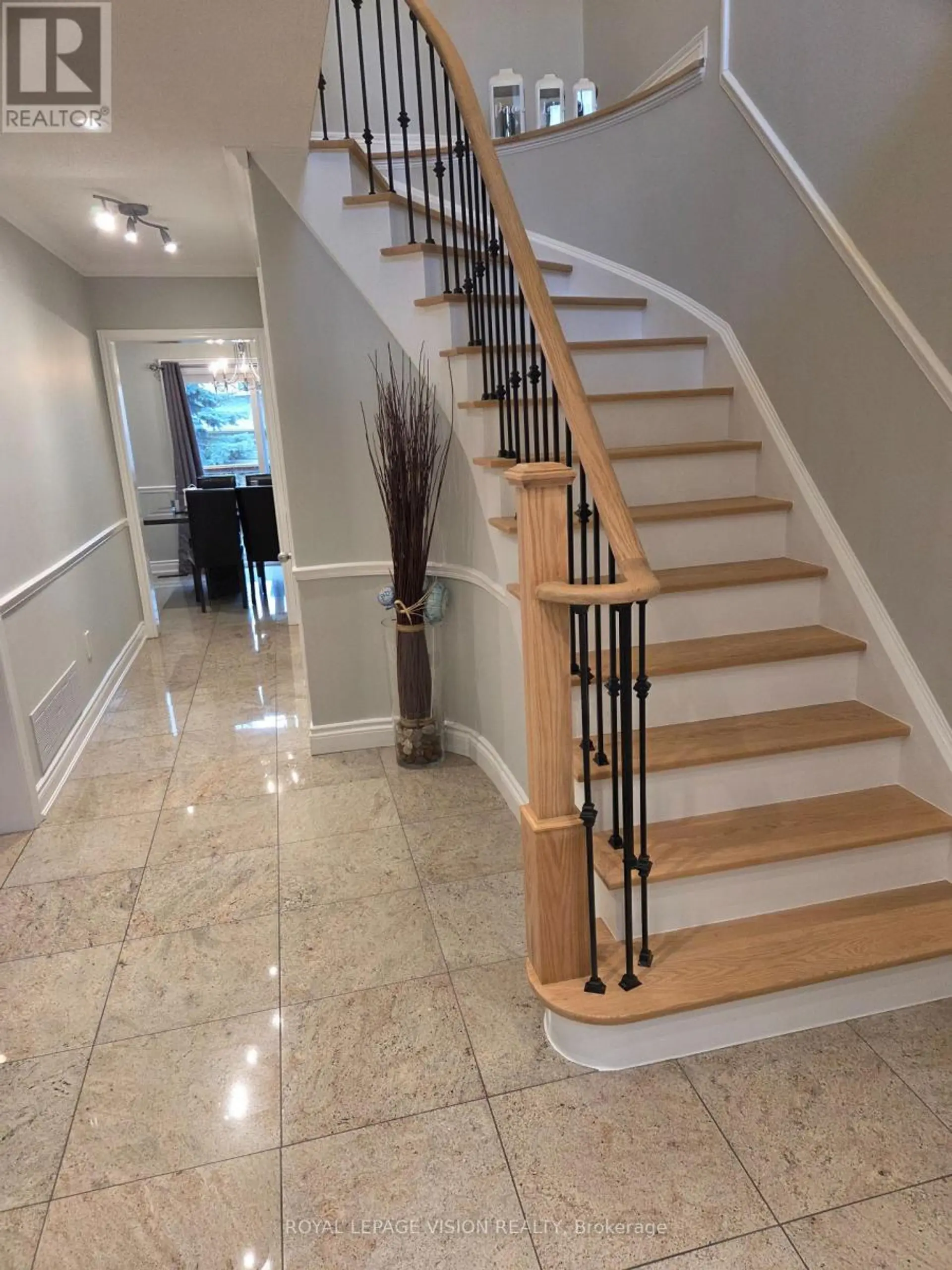 91 PRINCETON GATE - Image 1