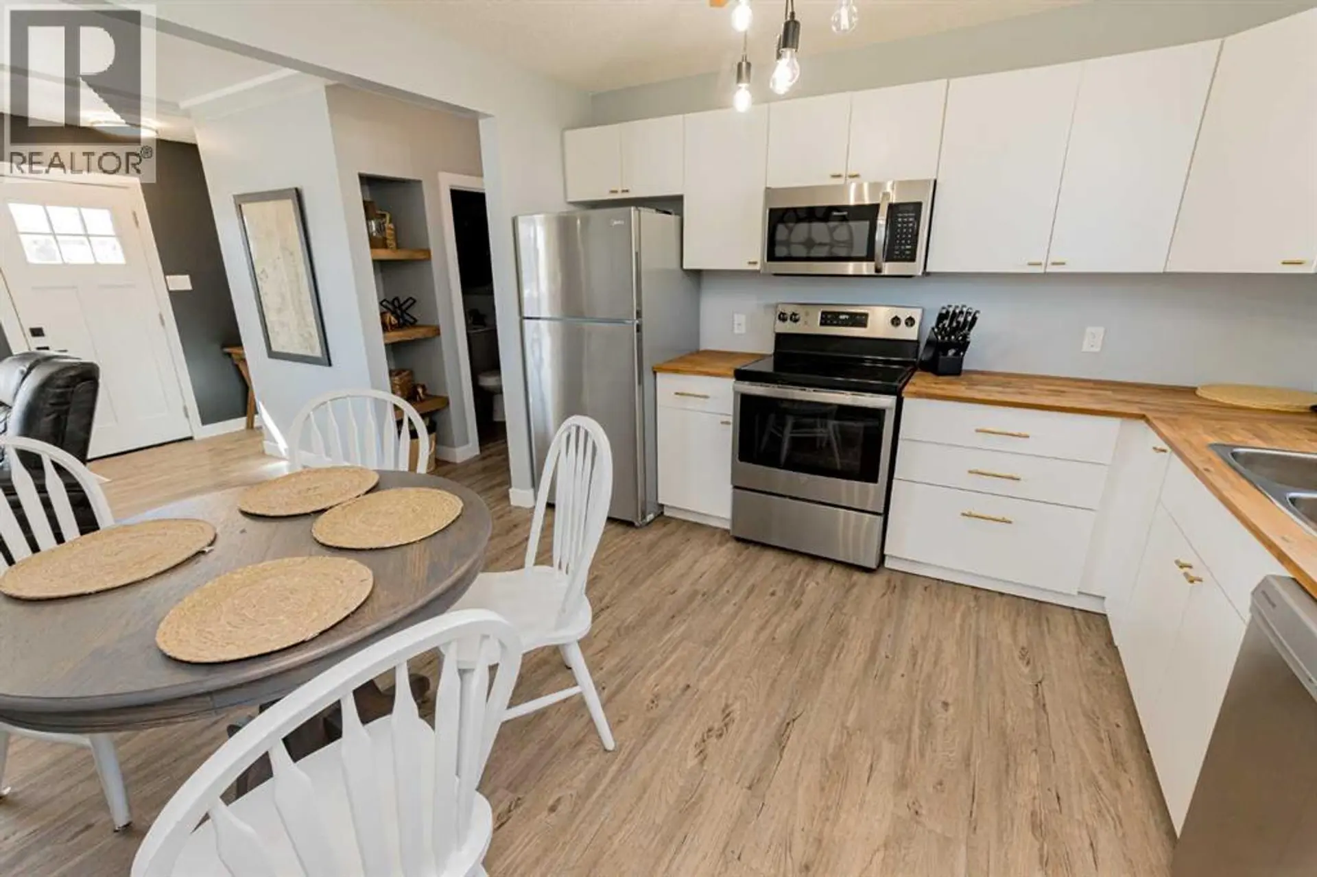 10518 102 Avenue - Image 10
