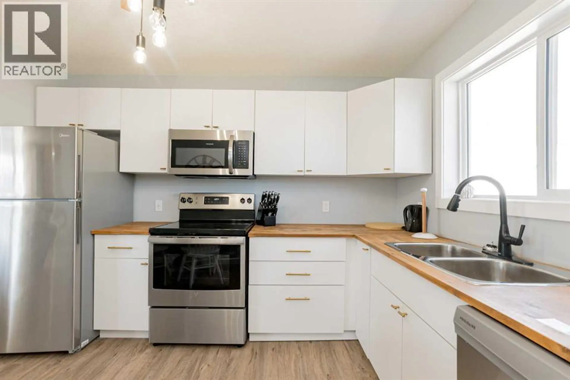 10518 102 Avenue - Image 13