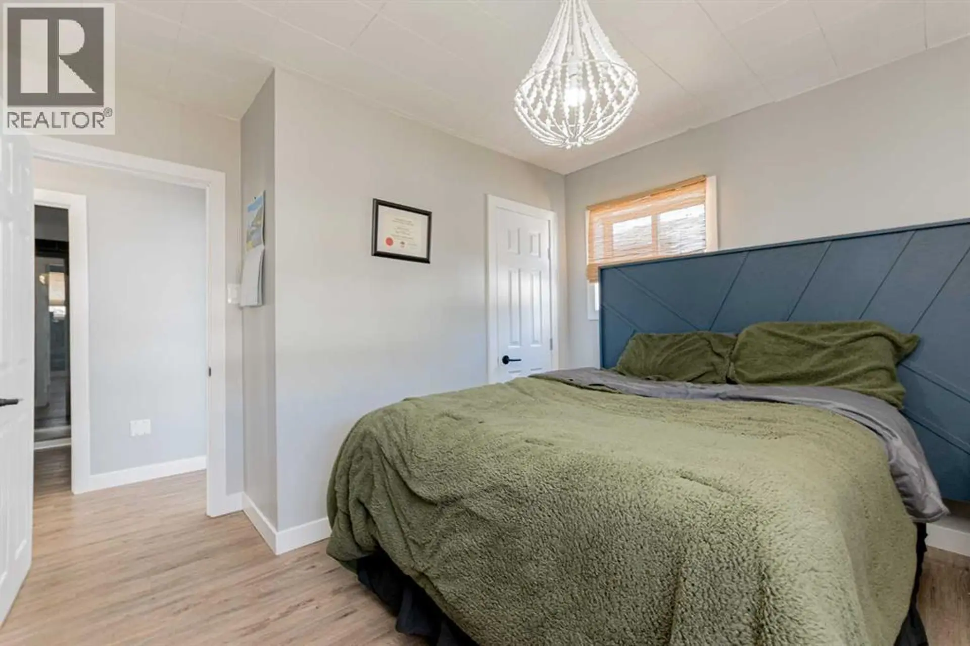 10518 102 Avenue - Image 17