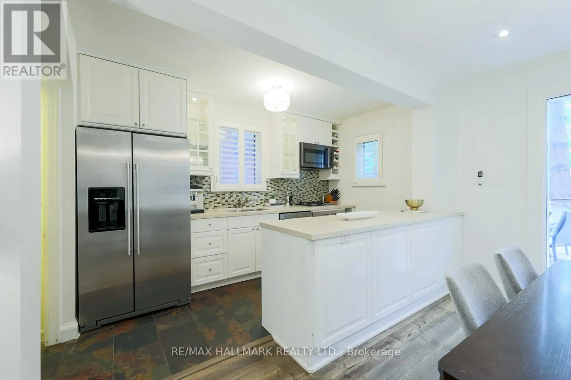 346 ROSELAWN AVENUE - Image 4