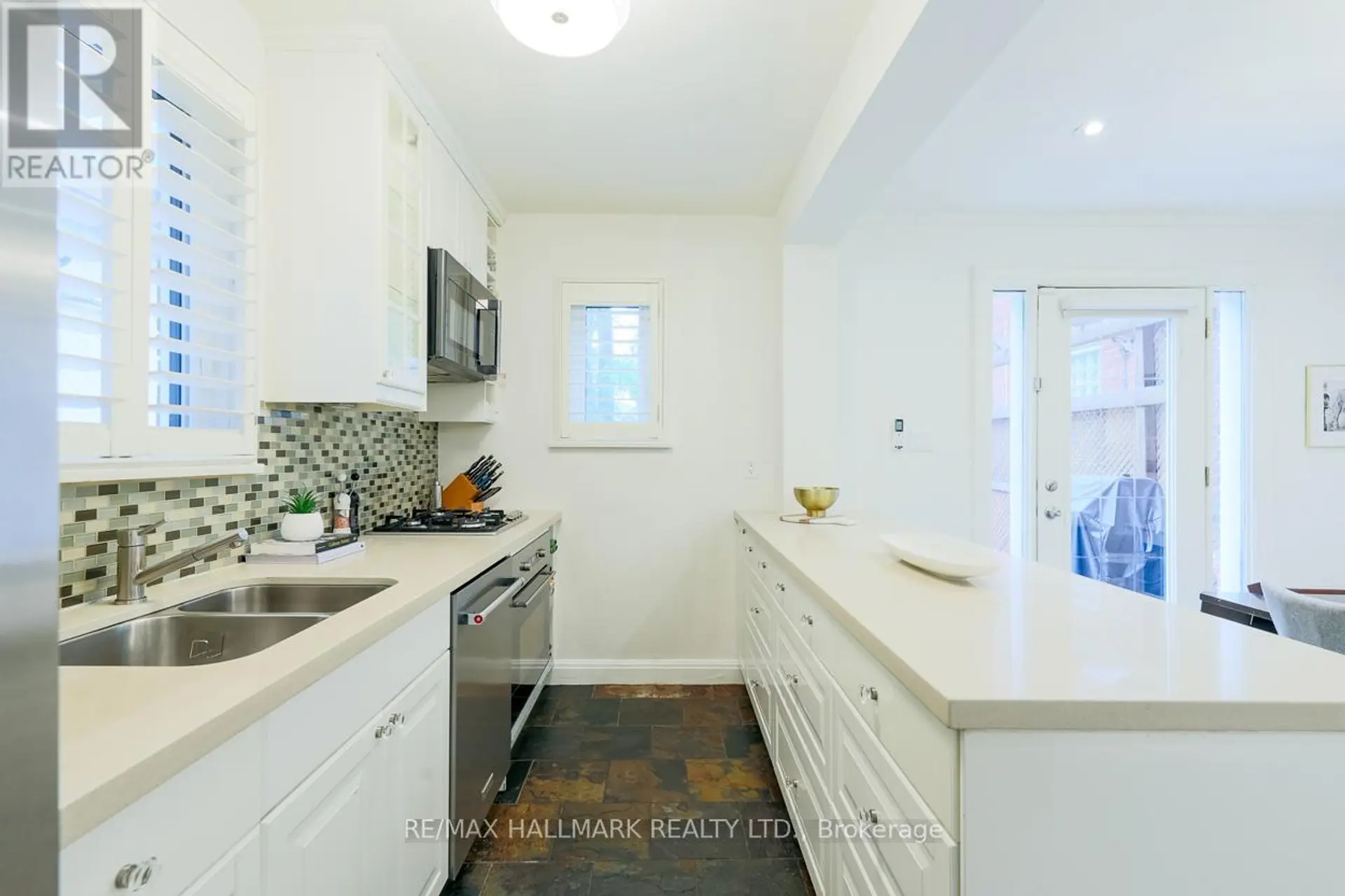 346 ROSELAWN AVENUE - Image 6