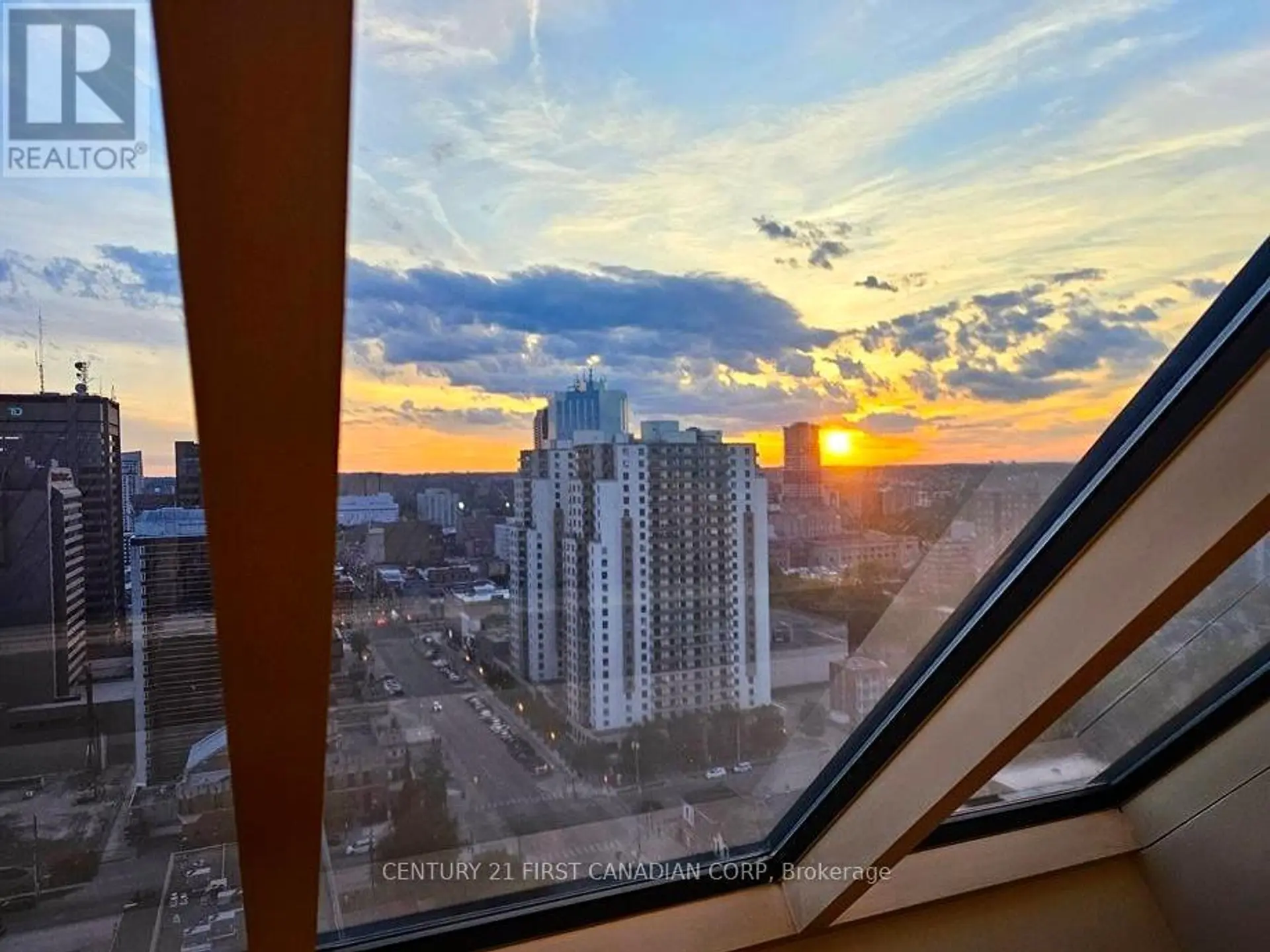#2404 389 DUNDAS STREET - Image 18