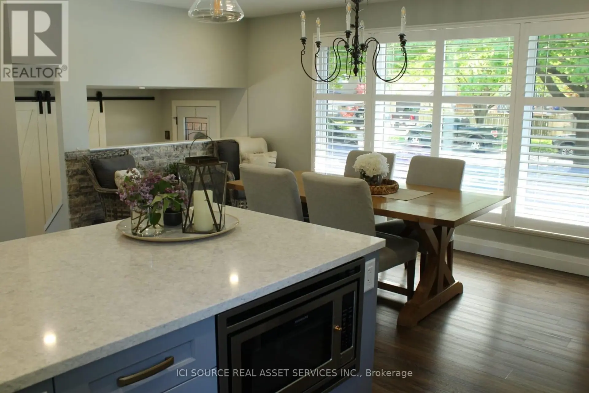 112 THORNHILL CRESCENT - Image 10