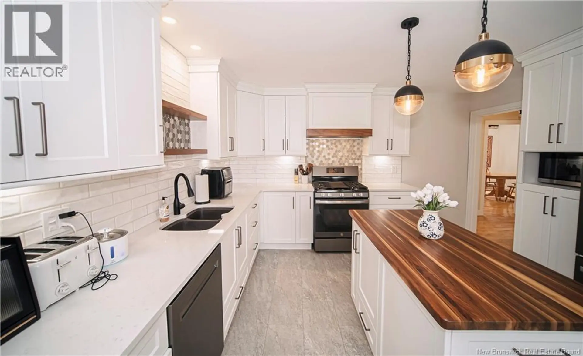 171 Sunset Drive - Image 3