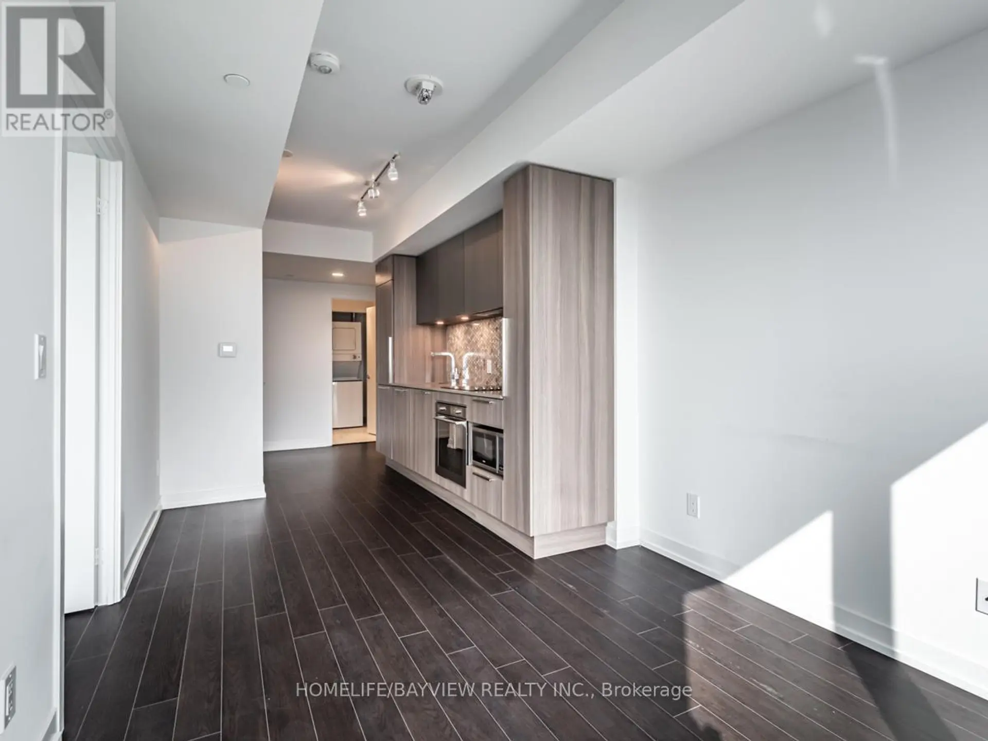 #3015 85 WOOD STREET - Image 11