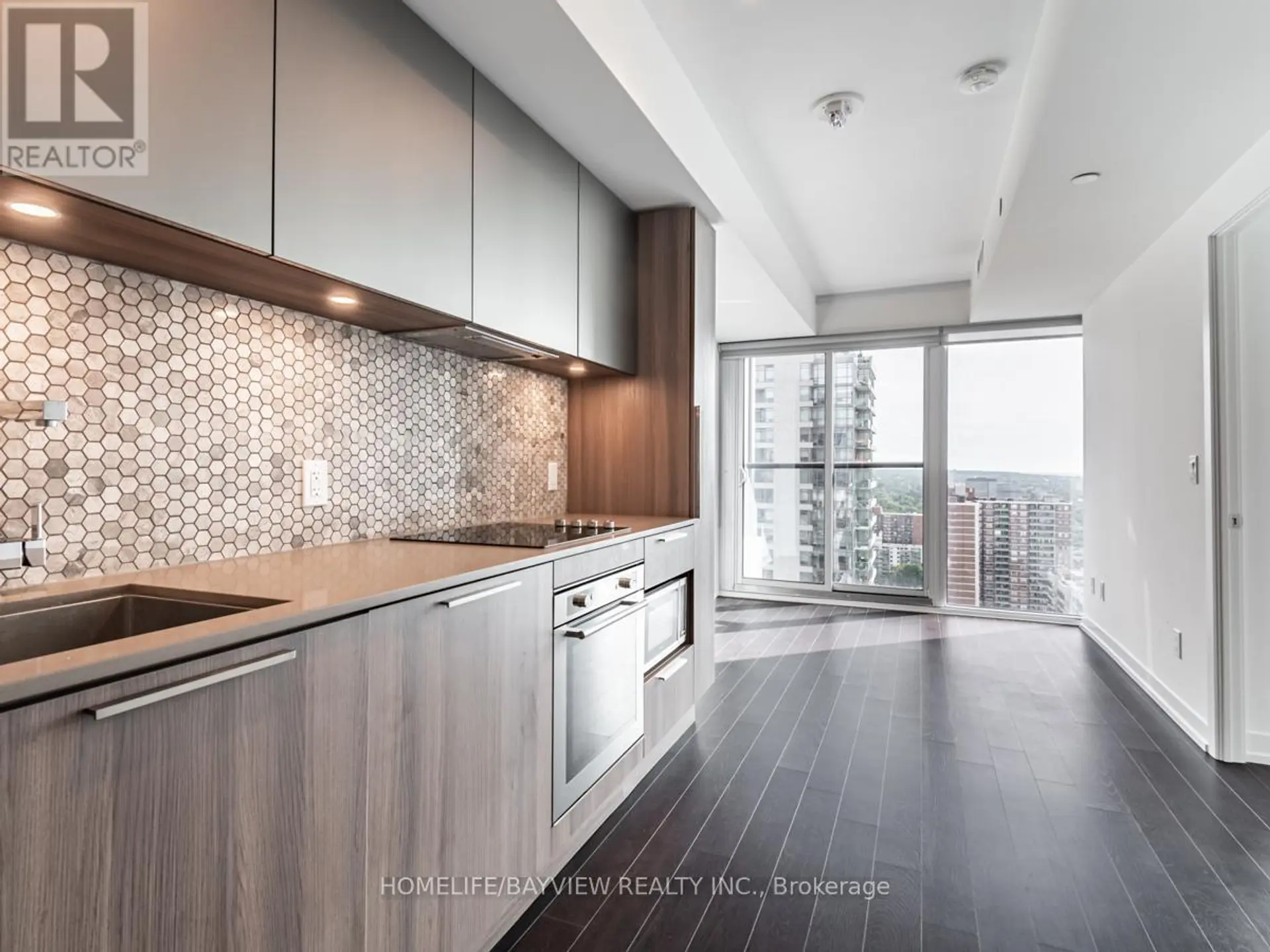 #3015 85 WOOD STREET - Image 5