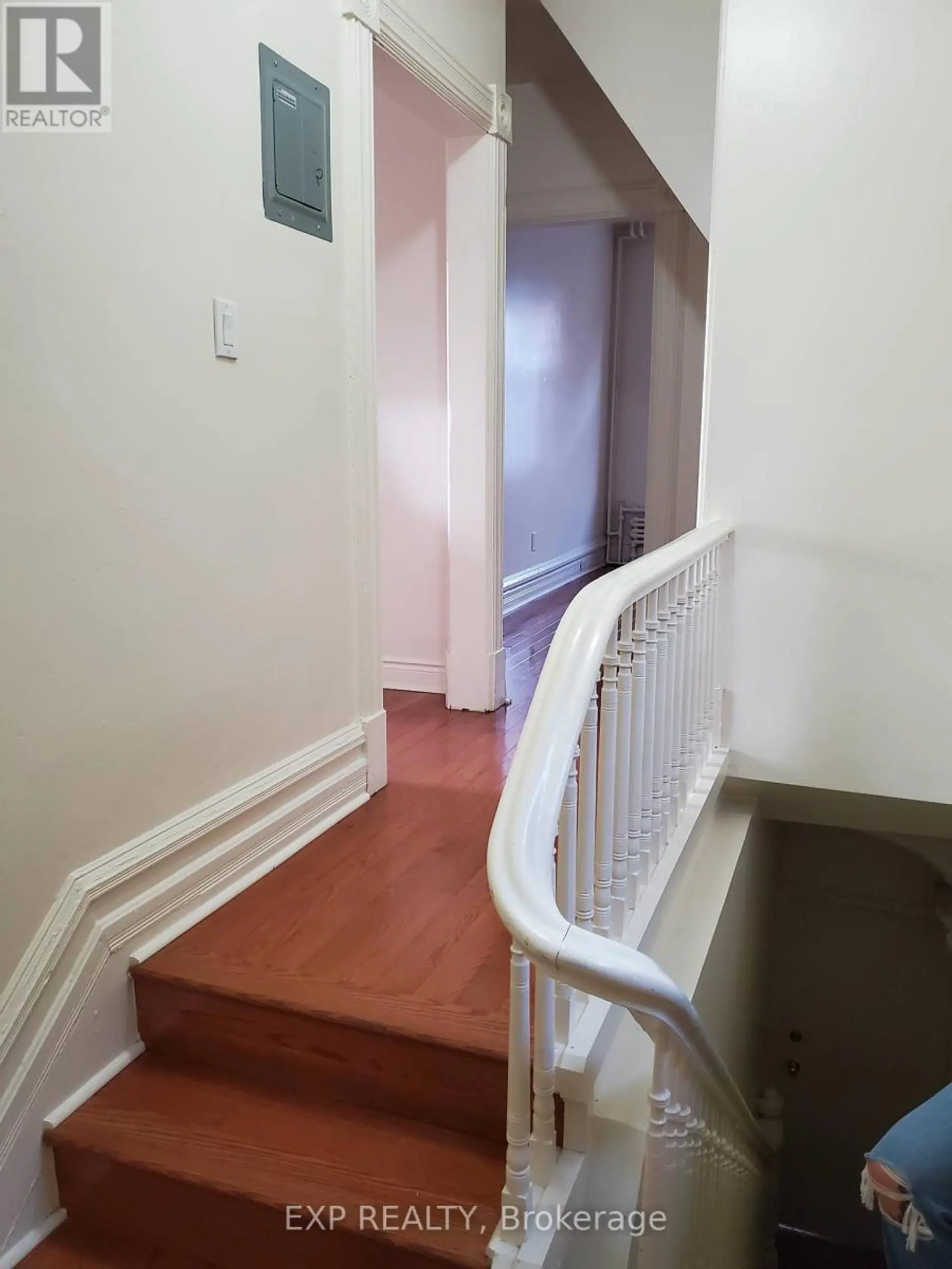 360 GILMOUR STREET - Image 10