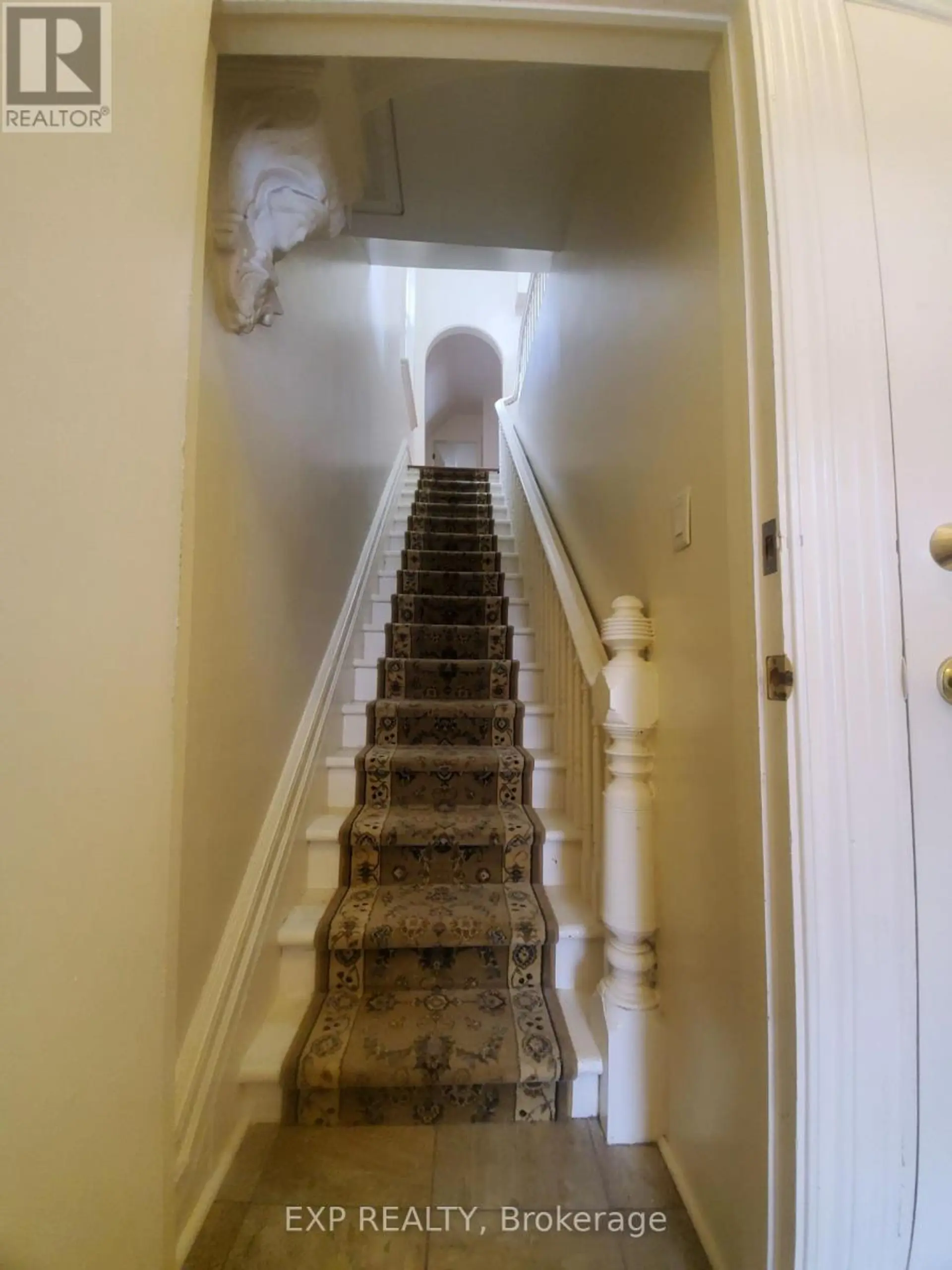 360 GILMOUR STREET - Image 2