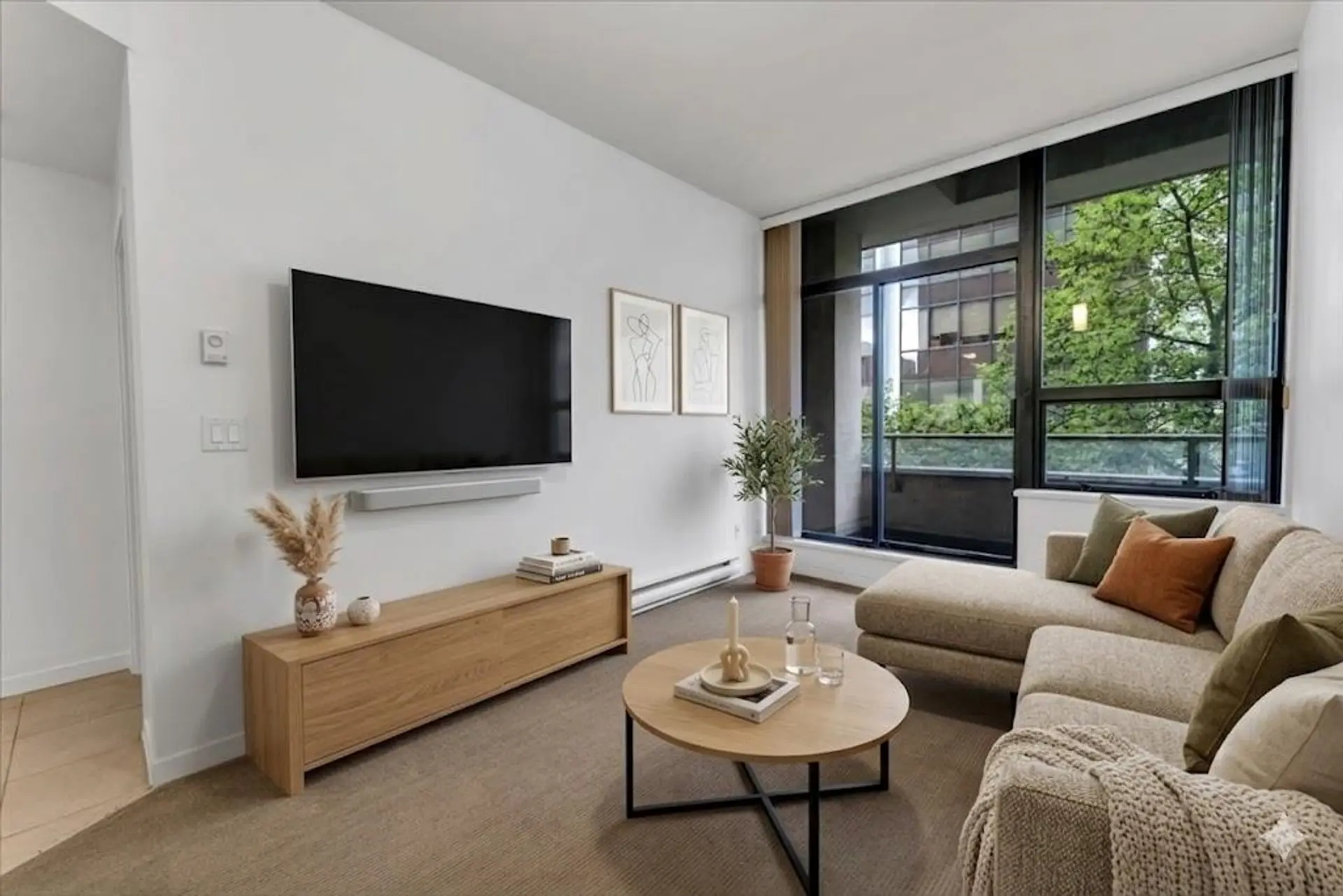 #313 1010 Howe Street - Image 2