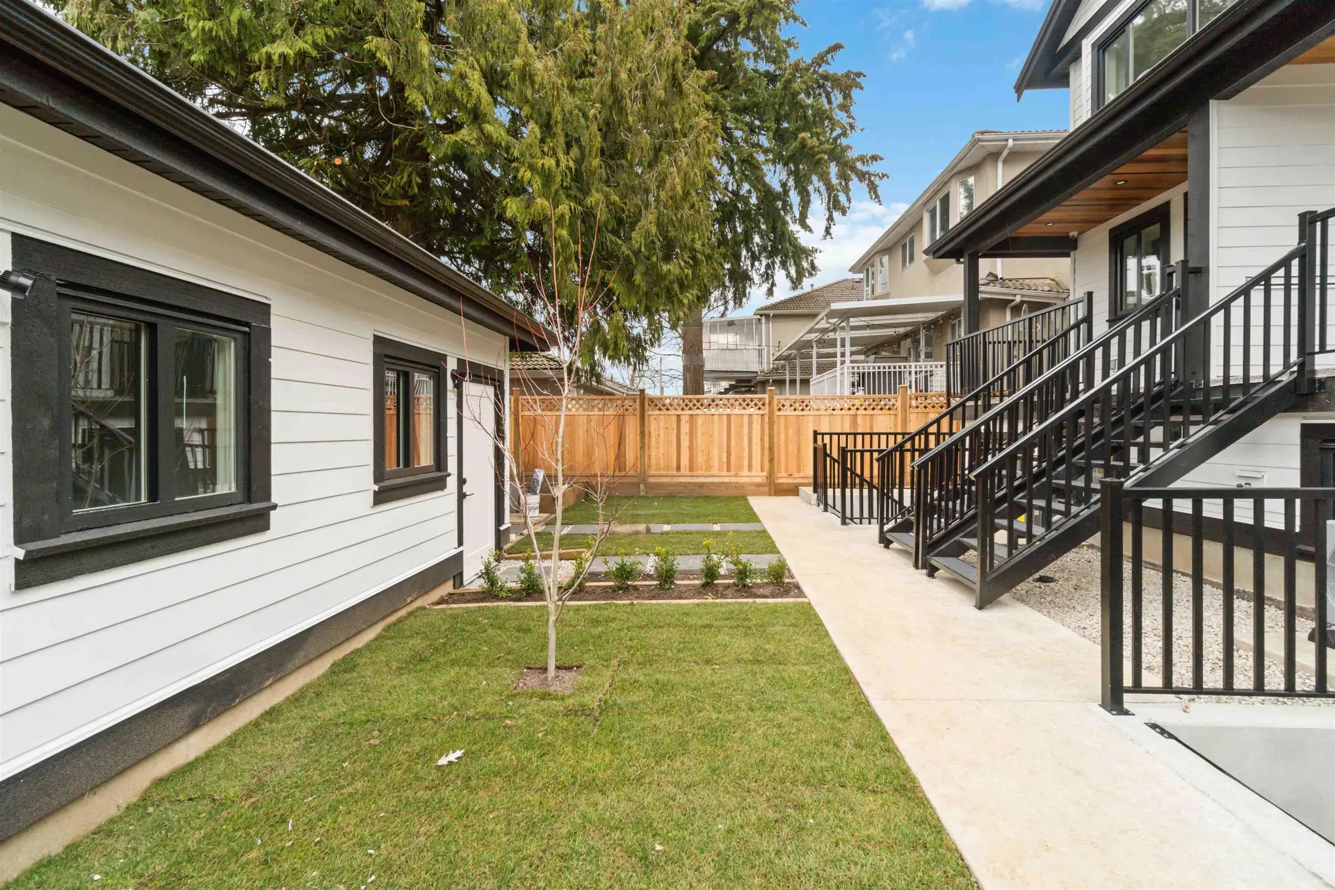 #1 5737 Clarendon Street - Image 20
