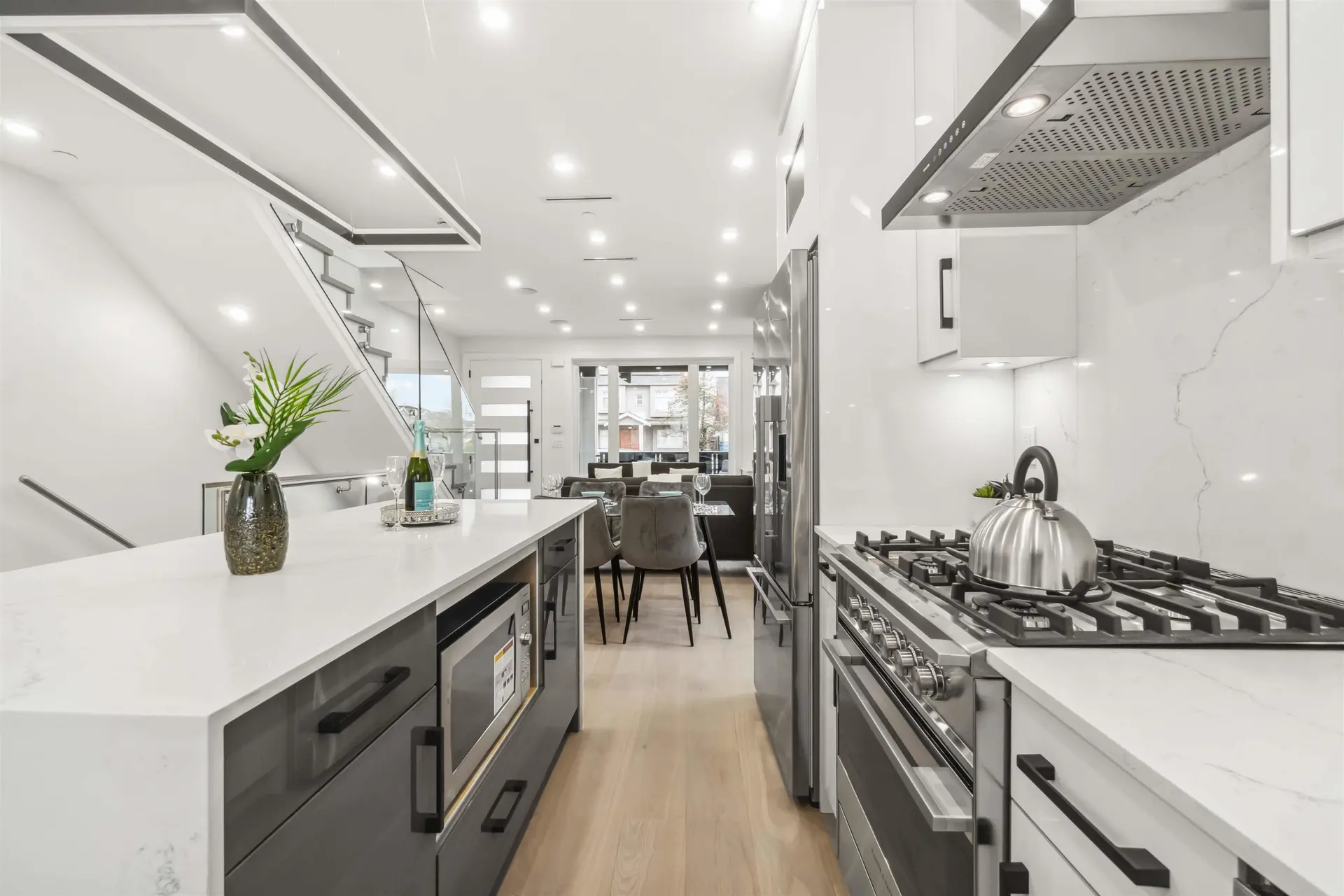 #1 5737 Clarendon Street - Image 9