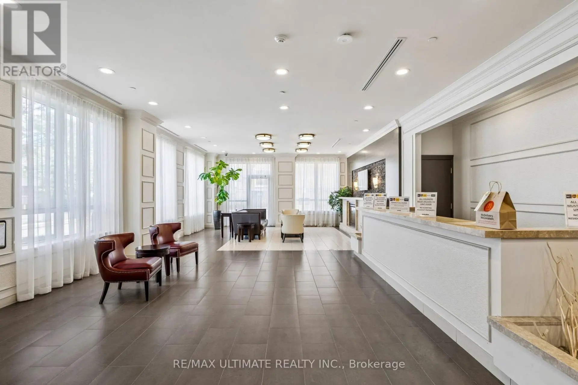 #308 35 SARANAC BOULEVARD - Image 12