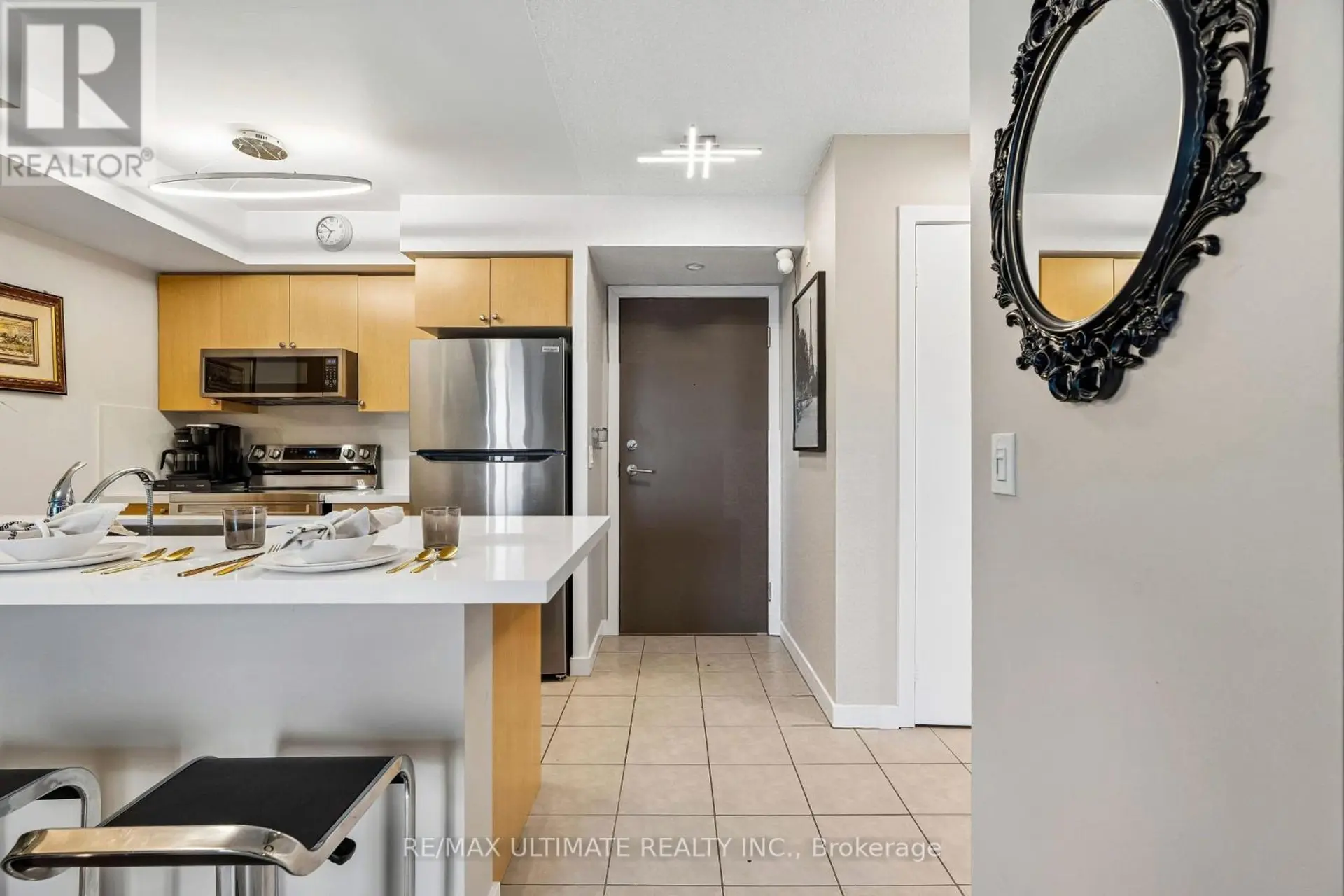 #308 35 SARANAC BOULEVARD - Image 5