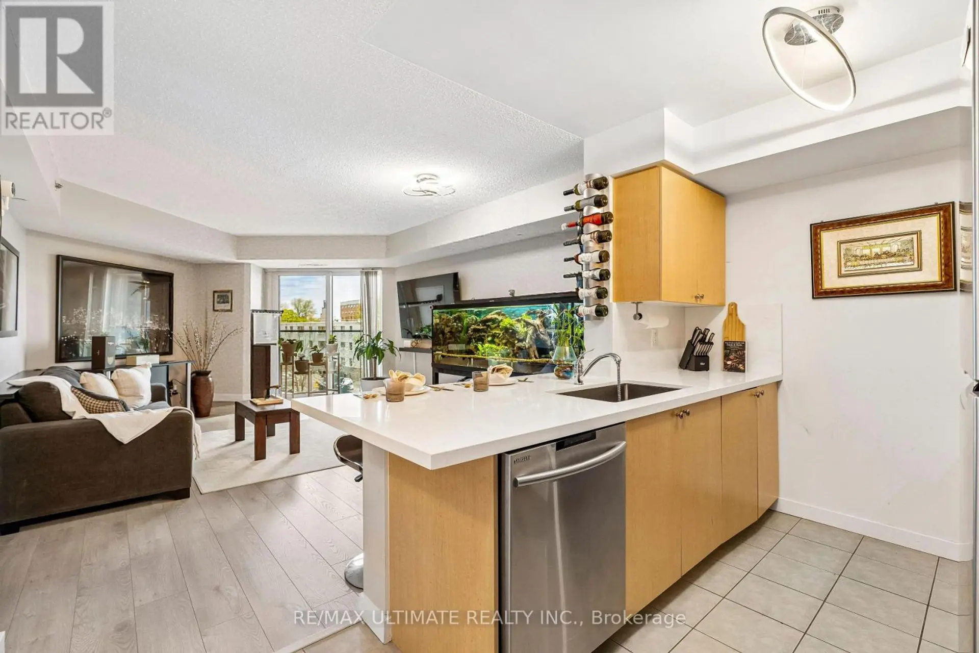 #308 35 SARANAC BOULEVARD - Image 2