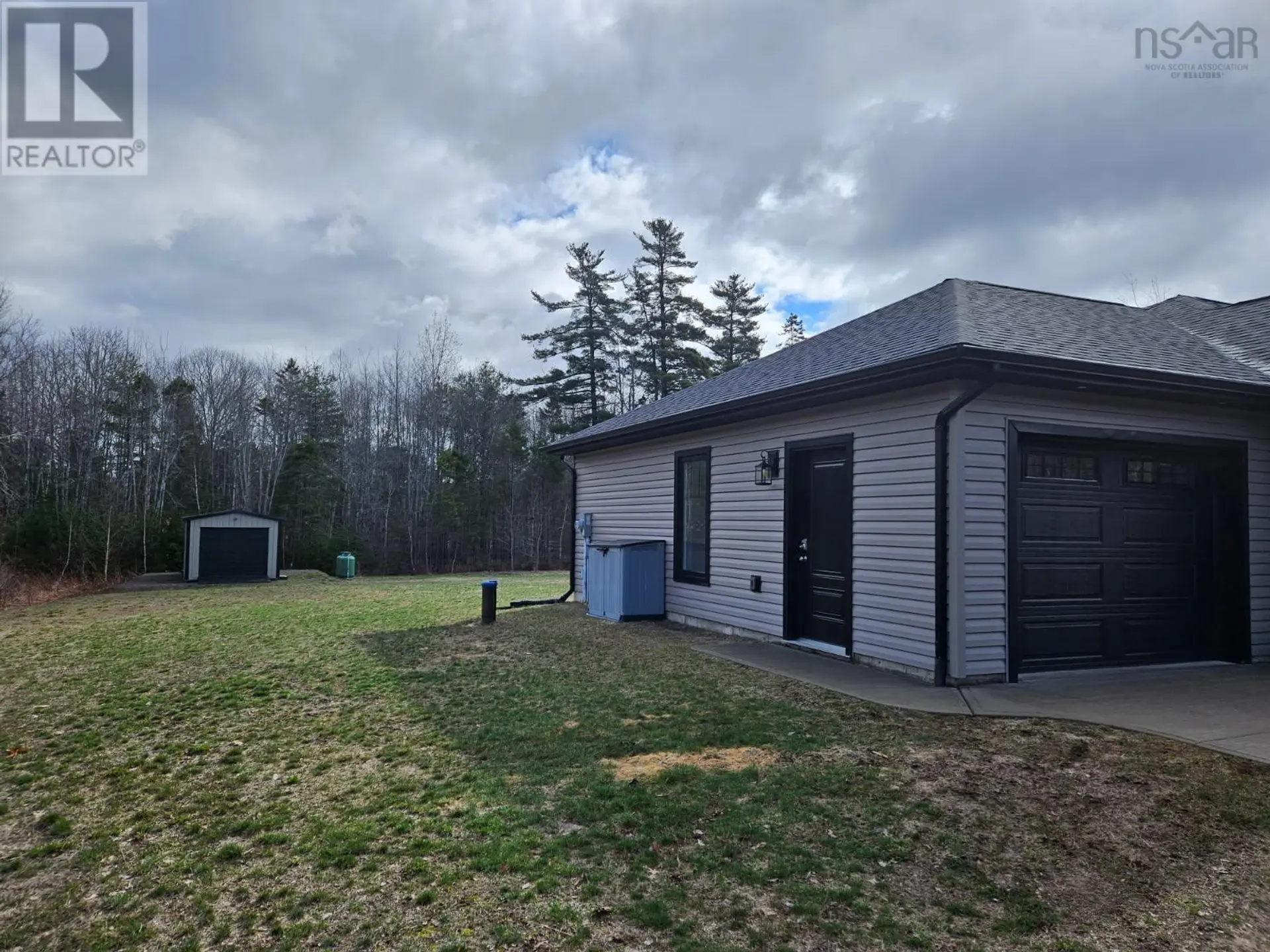 472 Alexander MacKenzie Road - Image 17