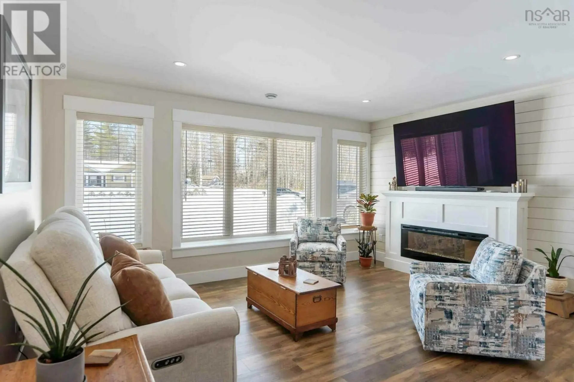 472 Alexander MacKenzie Road - Image 3