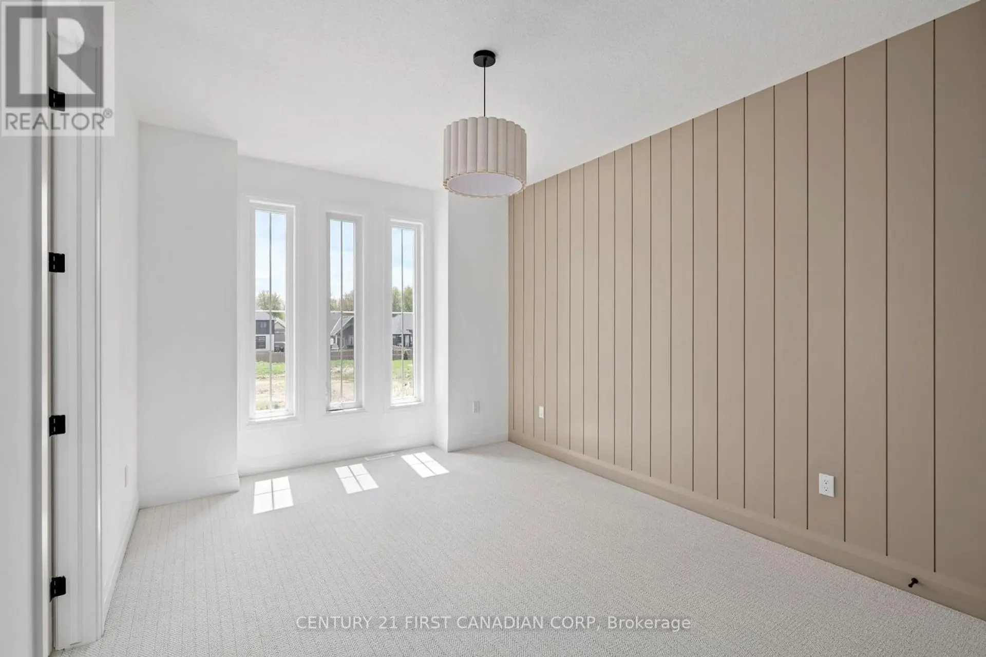 207 FOXBOROUGH PLACE - Image 11