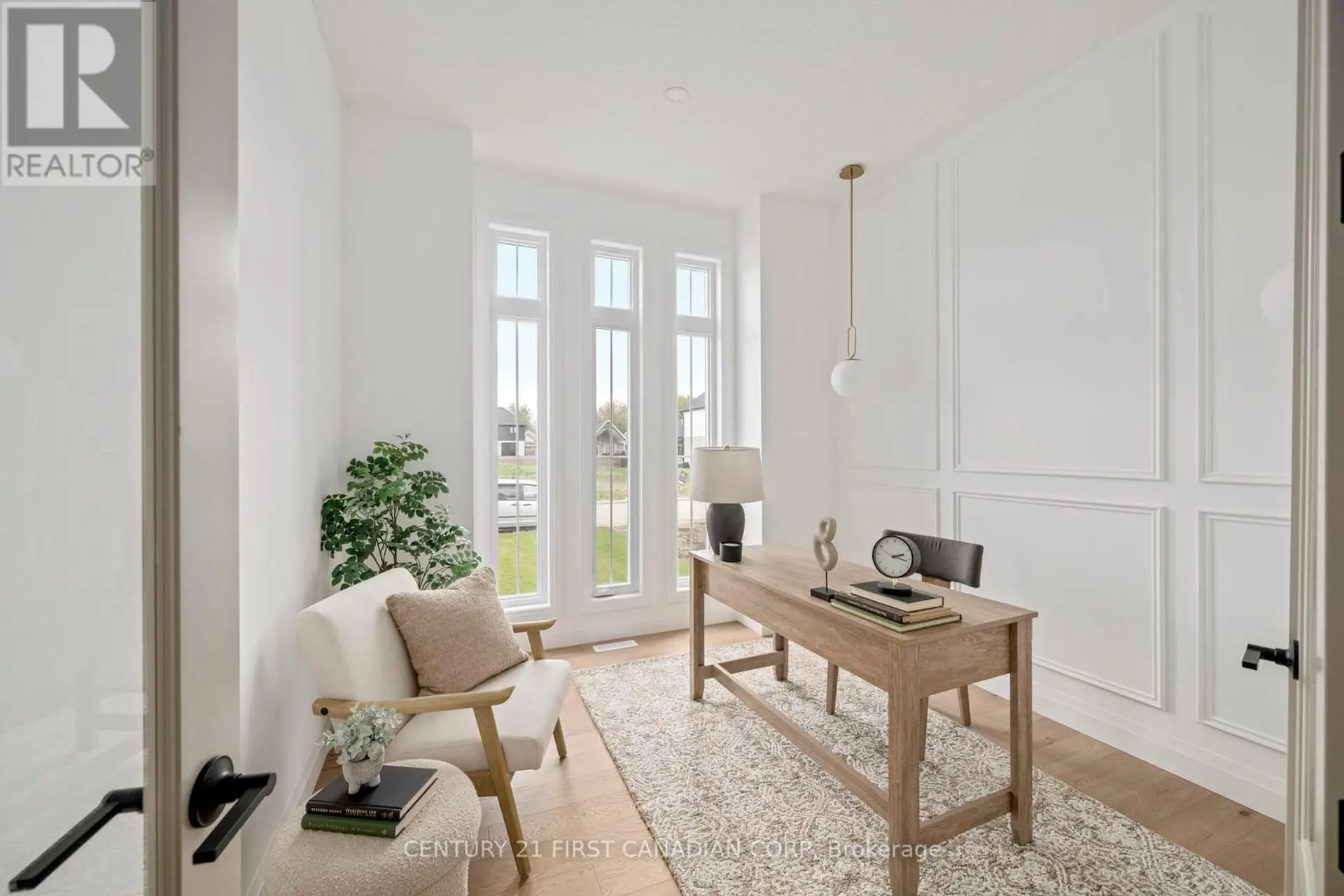 207 FOXBOROUGH PLACE - Image 2