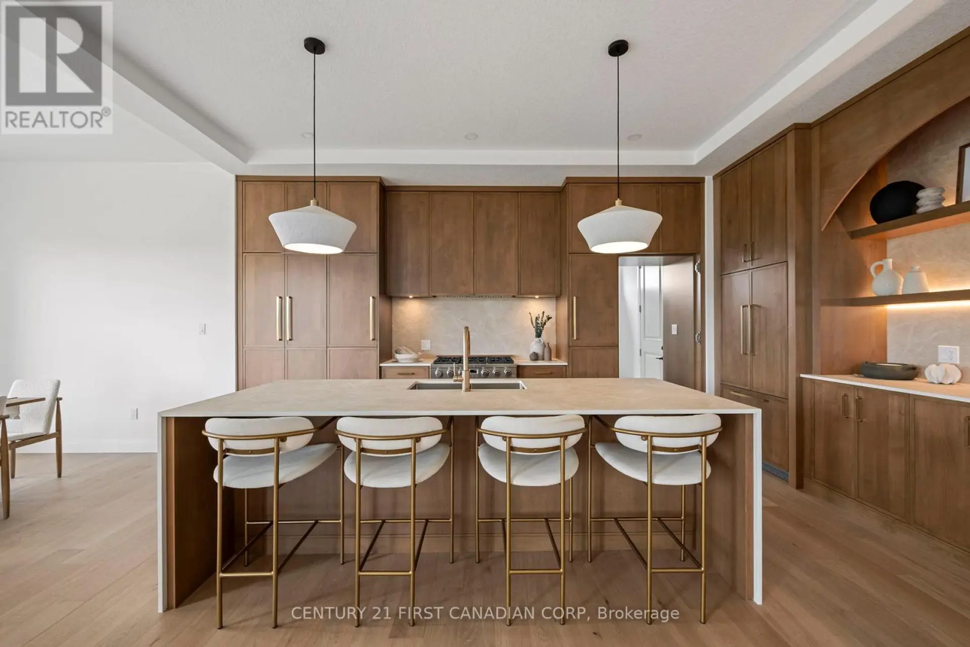 207 FOXBOROUGH PLACE - Image 3