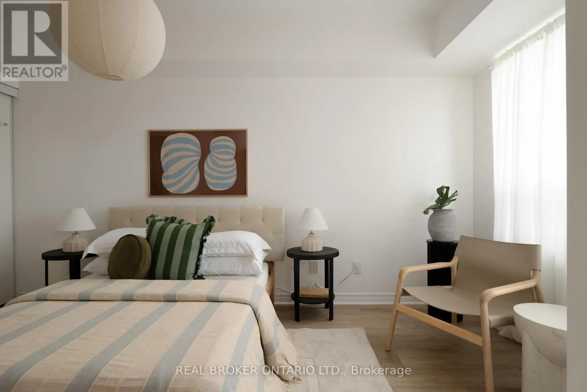 #510 35 SARANAC BOULEVARD - Image 15