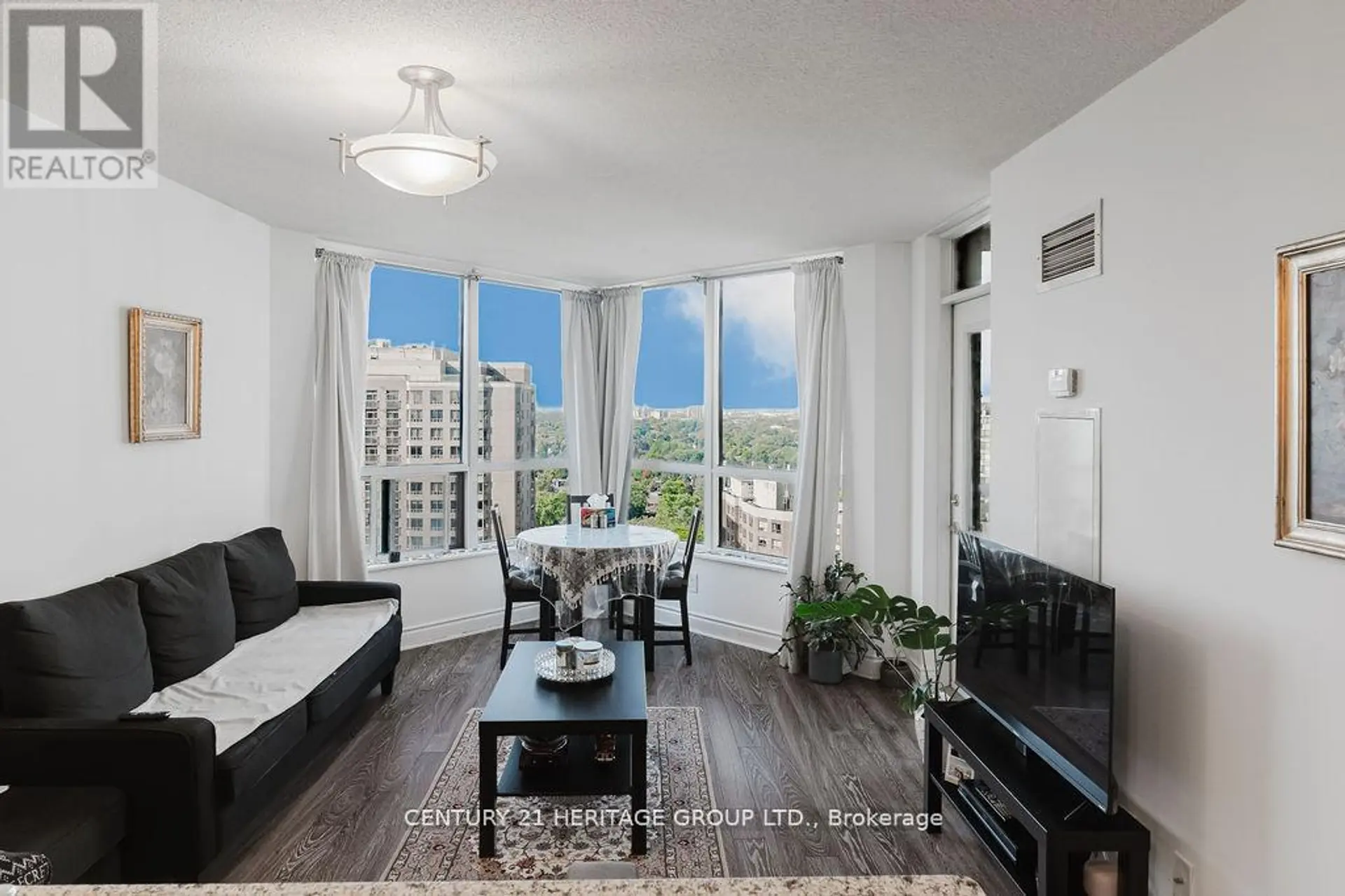 #2009 10 NORTHTOWN WAY - Image 7