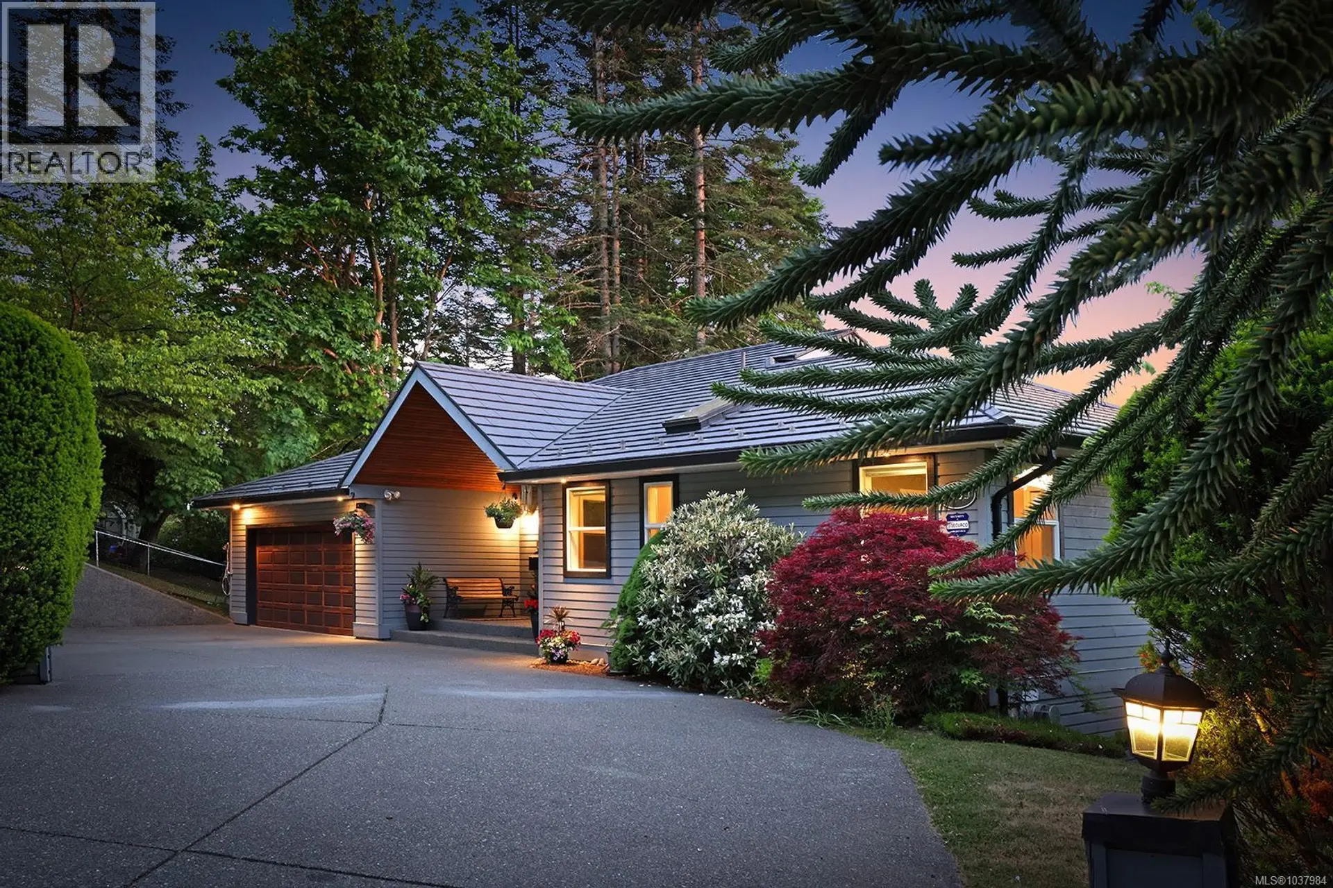 Property at 1409 Valley View Dr, Courtenay, BC