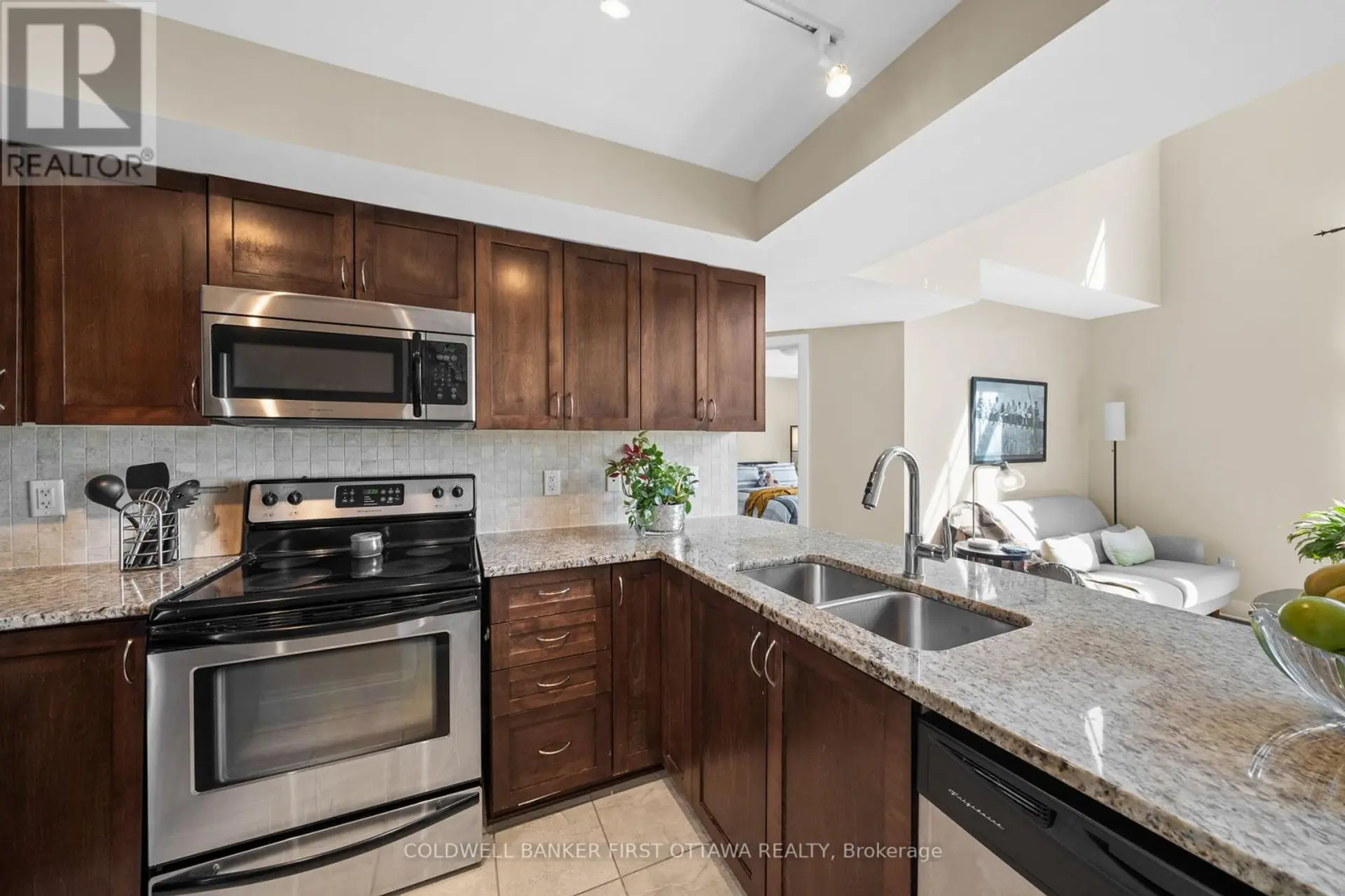 75C COLONNADE ROAD - Image 6