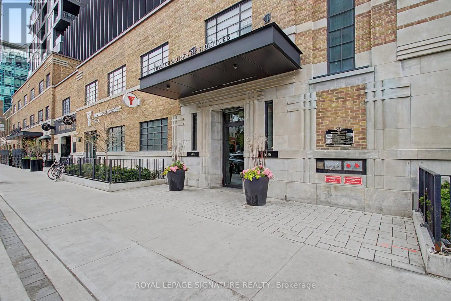 #725 505 RICHMOND STREET W - Image 2