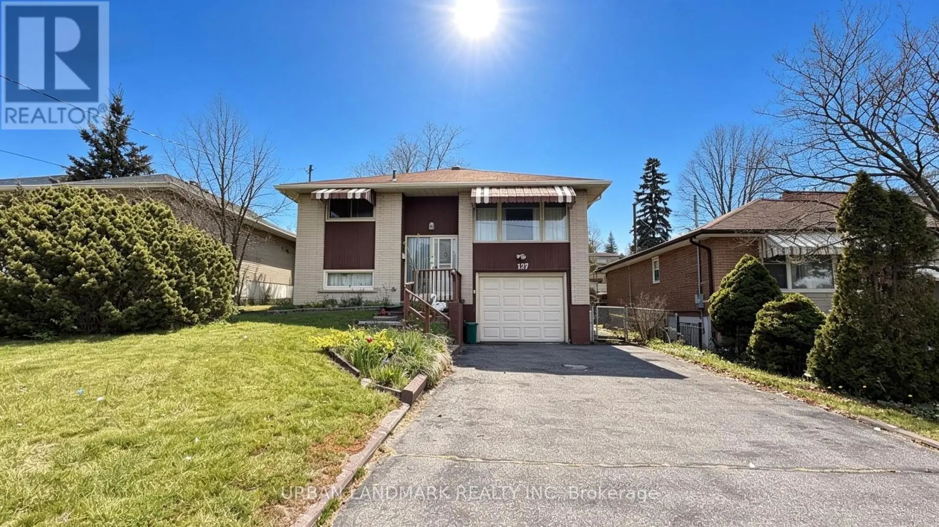 127 KEEWATIN STREET S - Image 1