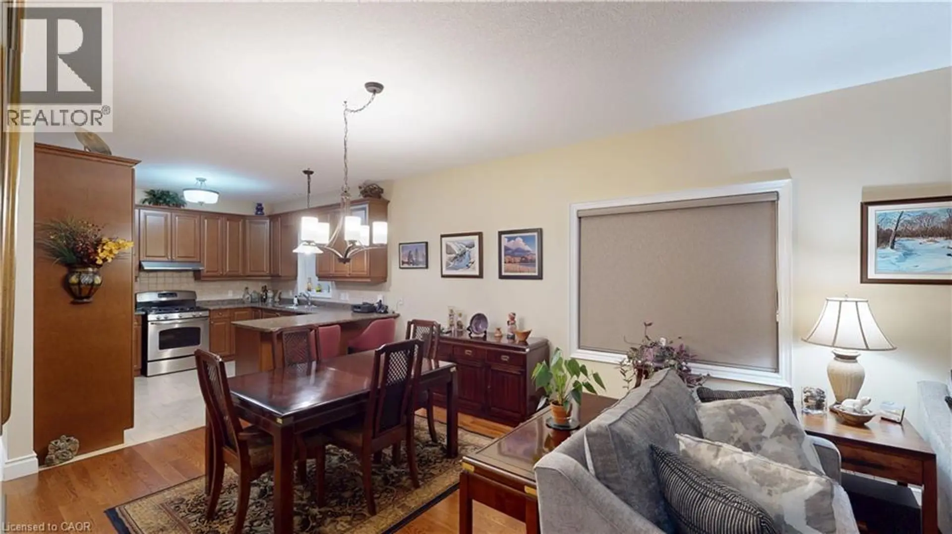 39 SHOWCASE Drive - Image 5
