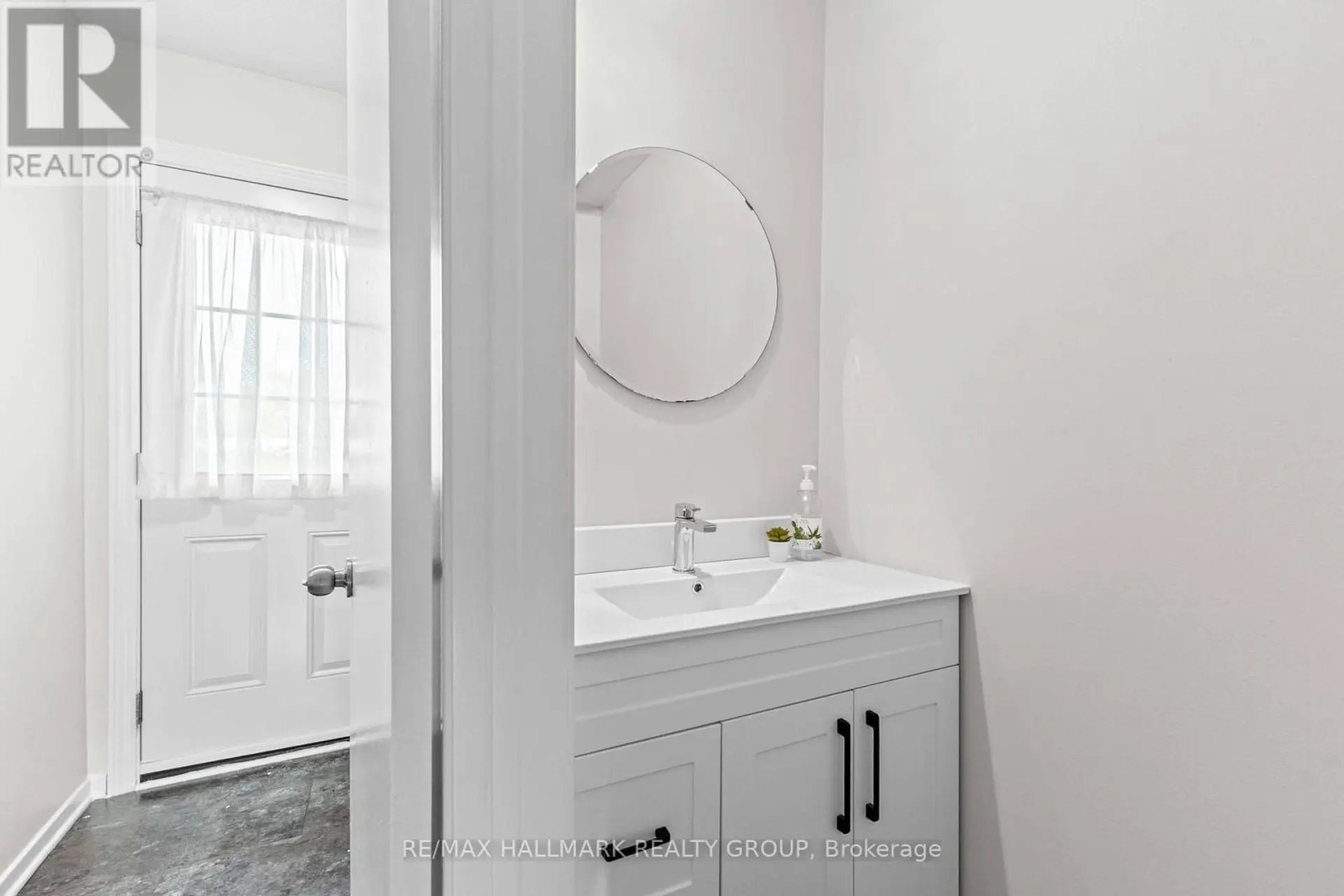 #11 1160 SHILLINGTON AVENUE - Image 2