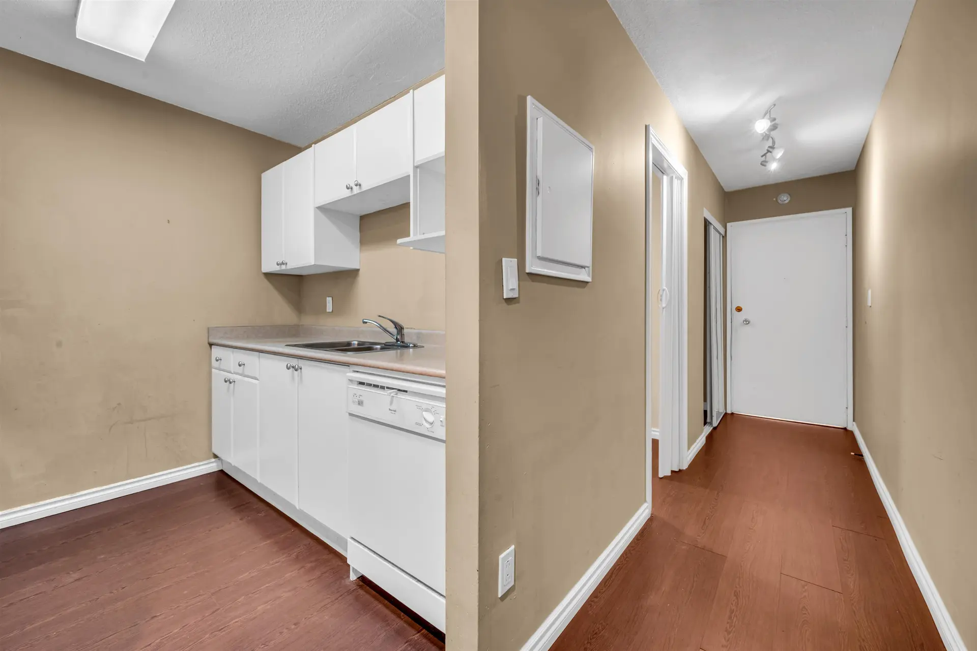 #178 8160 Williams Road - Image 15