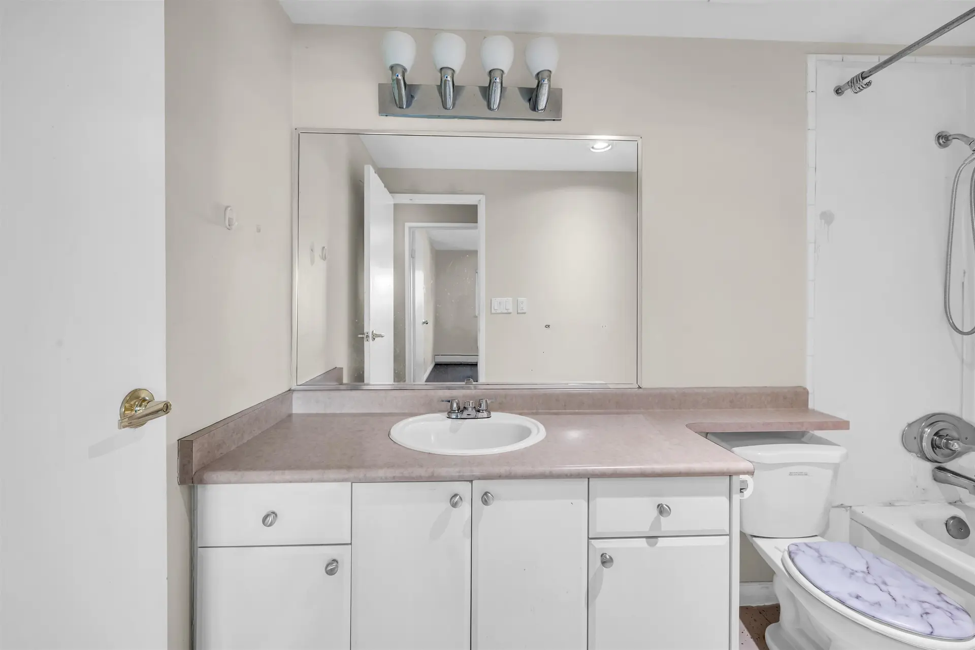 #178 8160 Williams Road - Image 11
