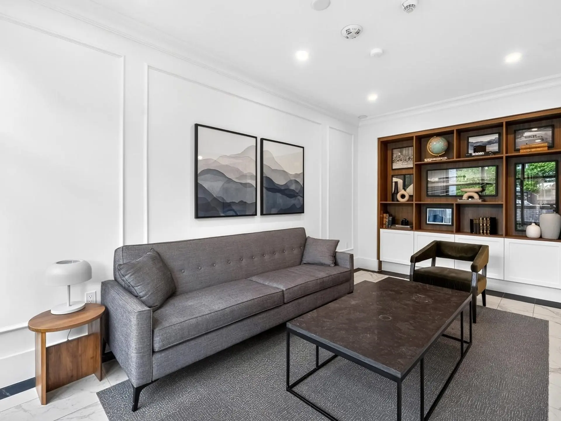 #202 8750 University Crescent - Image 12