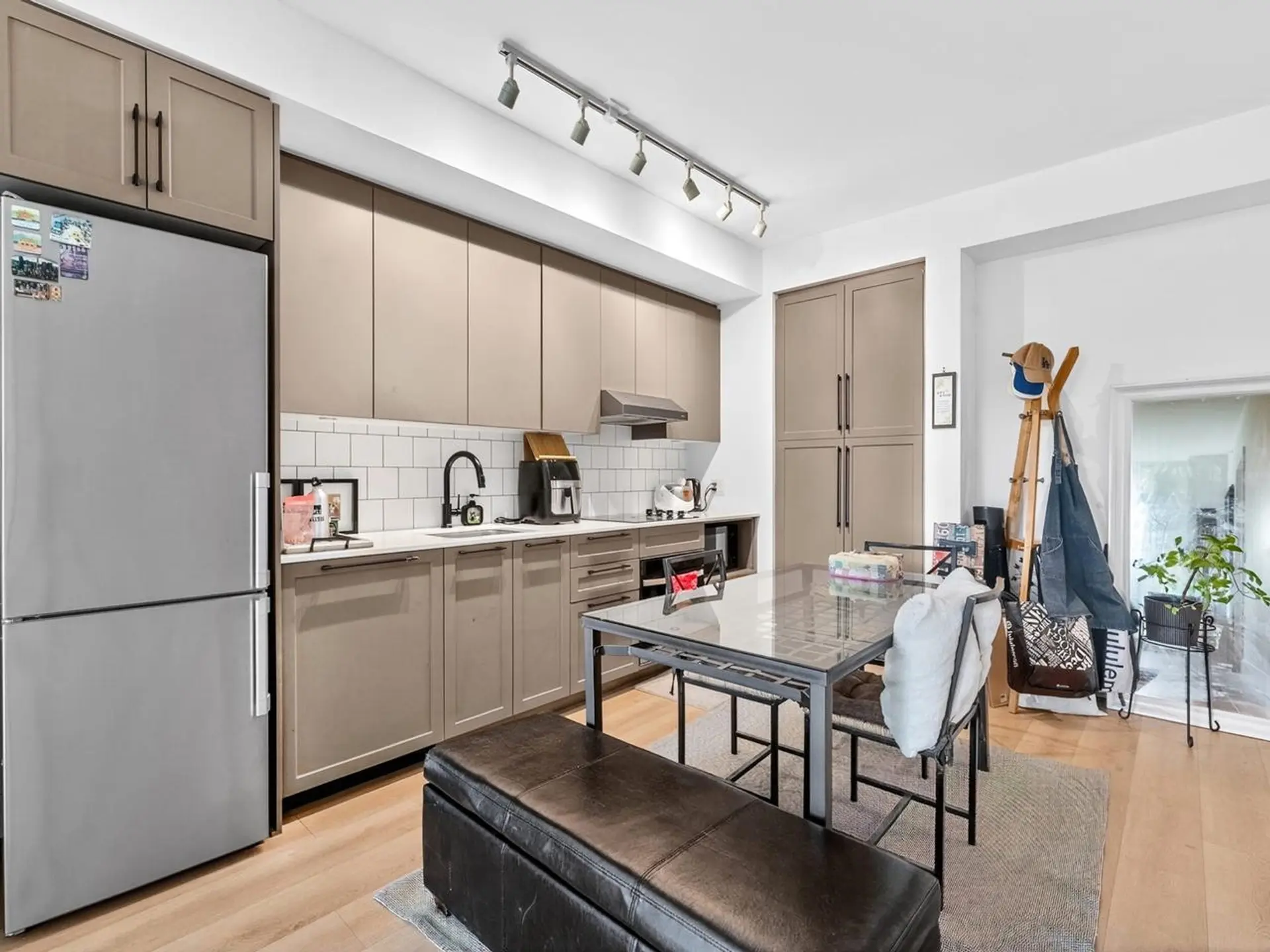 #202 8750 University Crescent - Image 4