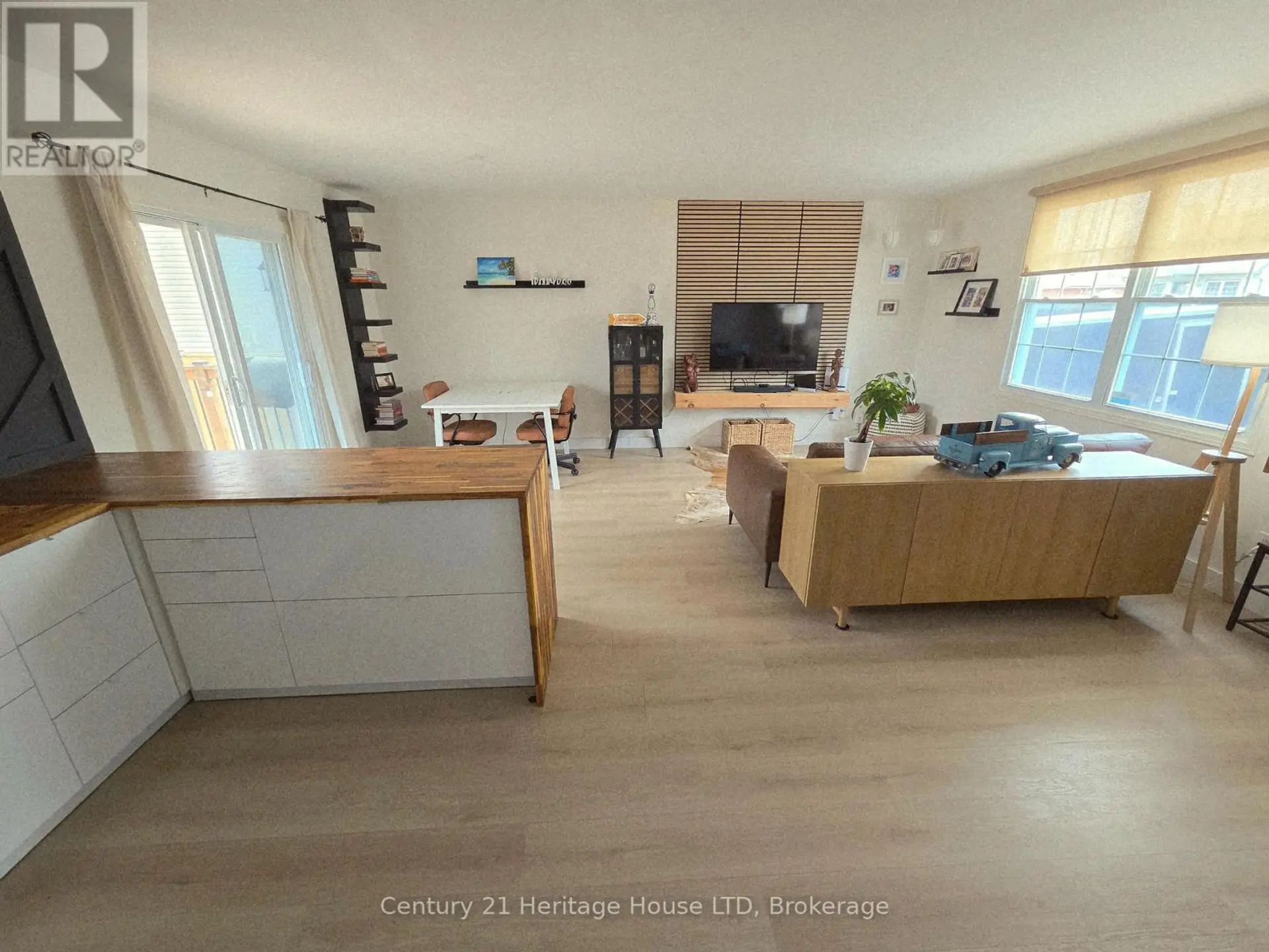 552 LAKEVIEW ROAD - Image 15