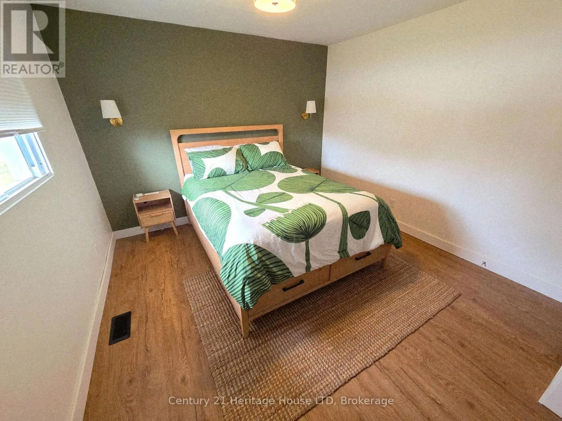 552 LAKEVIEW ROAD - Image 9