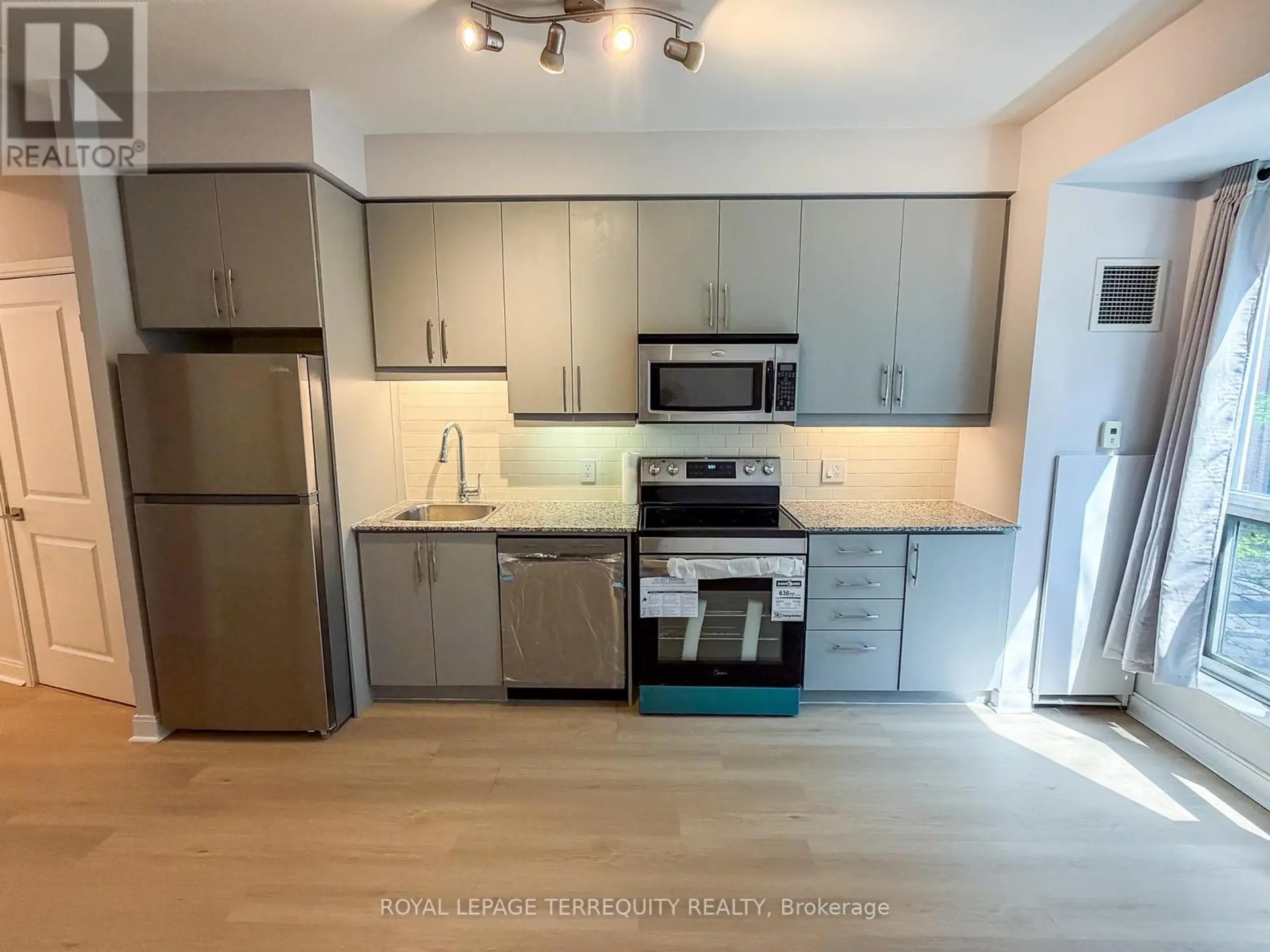 #311 1 SCOTT STREET - Image 1