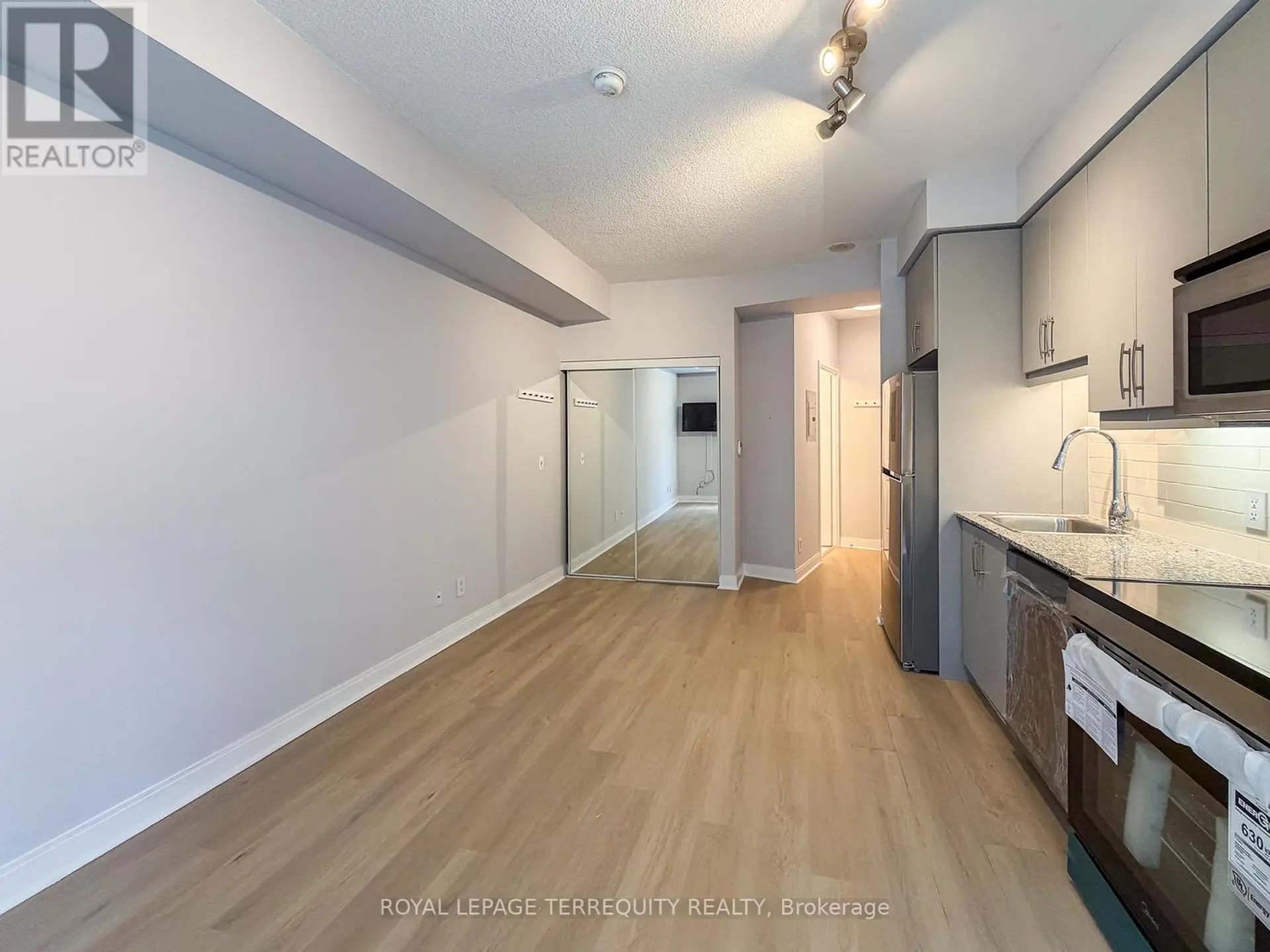 #311 1 SCOTT STREET - Image 3